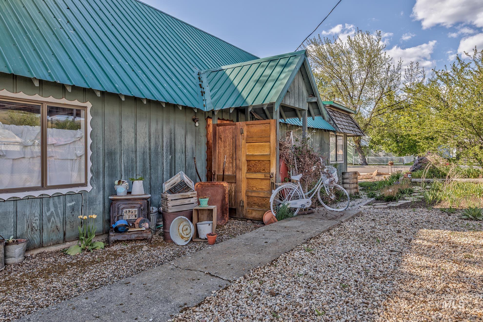 303 Illinois Ave, Council, Idaho 83612, 2 Bedrooms, 2 Bathrooms, Residential For Sale, Price $299,000, 98946515