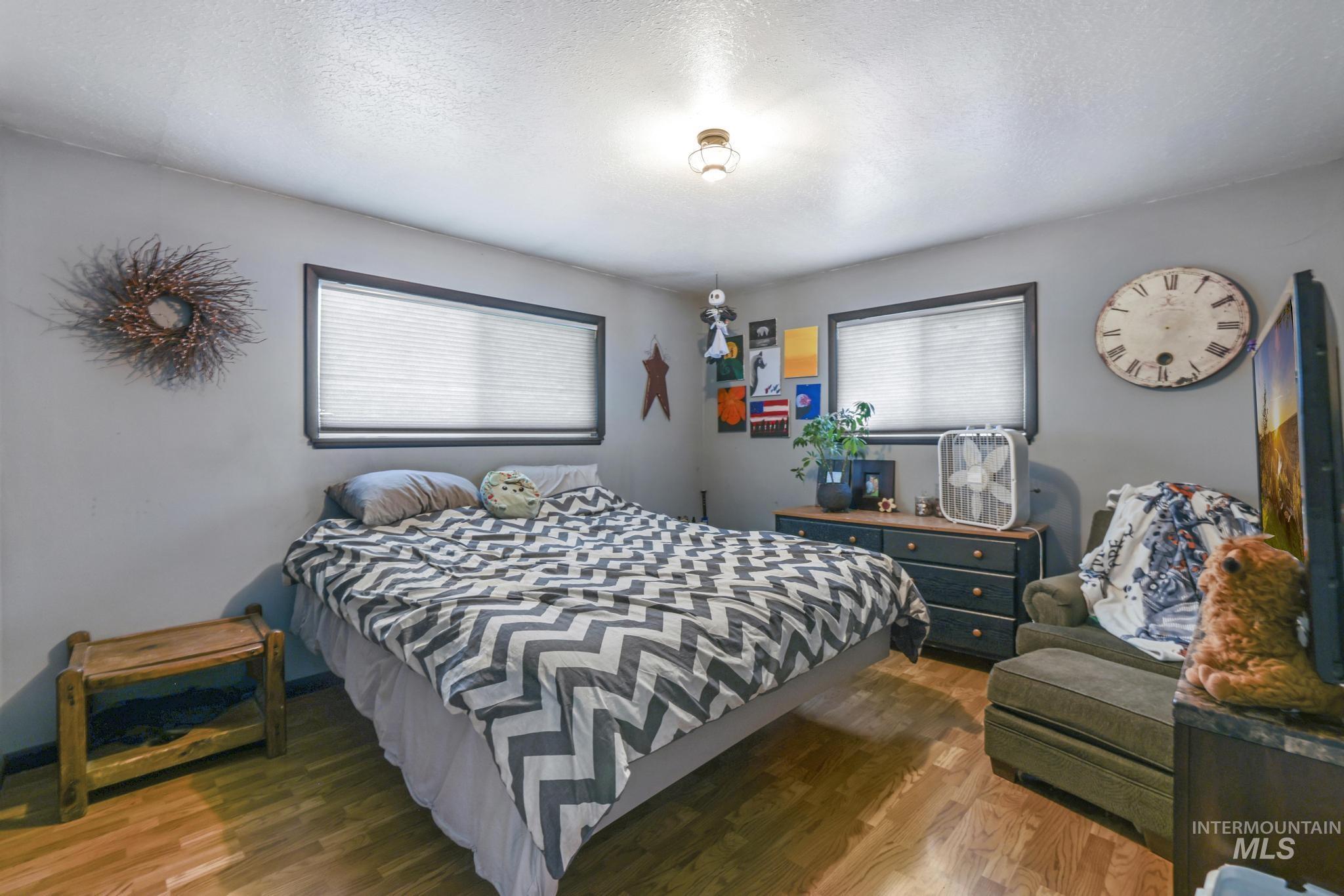 321 Dennis Drive, Burley, Idaho 83318-0000, 5 Bedrooms, 2 Bathrooms, Residential For Sale, Price $365,000, 98946516