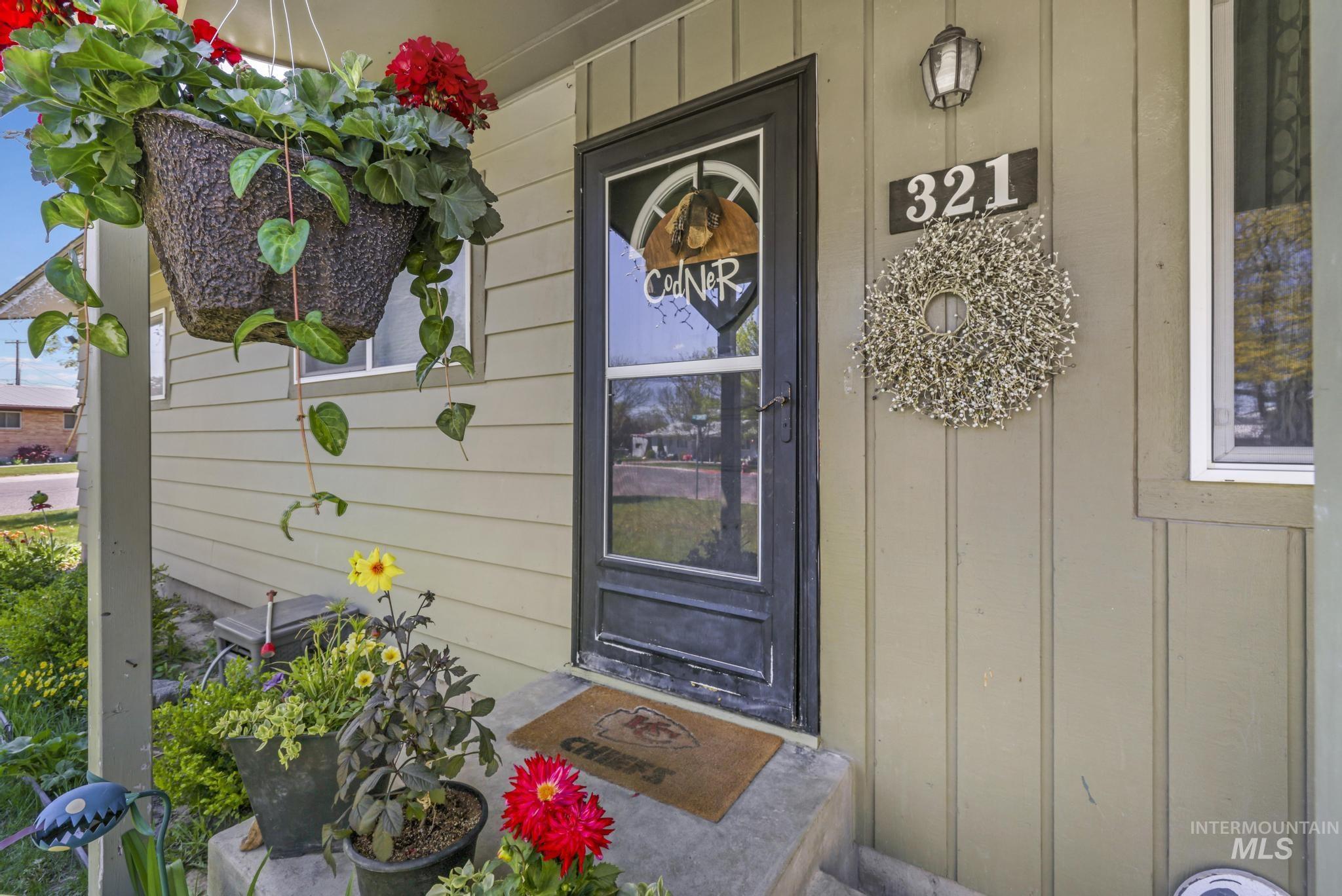 321 Dennis Drive, Burley, Idaho 83318-0000, 5 Bedrooms, 2 Bathrooms, Residential For Sale, Price $365,000, 98946516