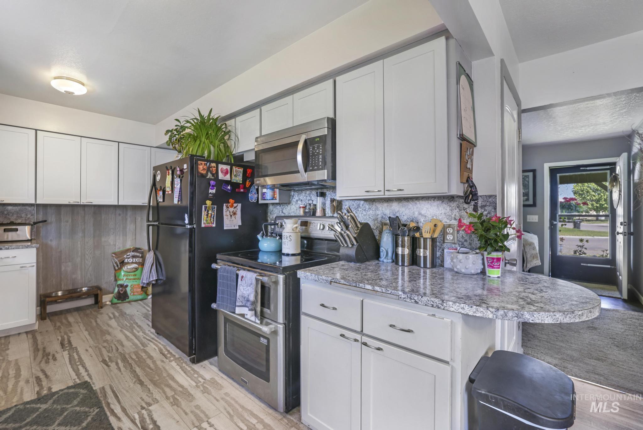321 Dennis Drive, Burley, Idaho 83318-0000, 5 Bedrooms, 2 Bathrooms, Residential For Sale, Price $365,000, 98946516