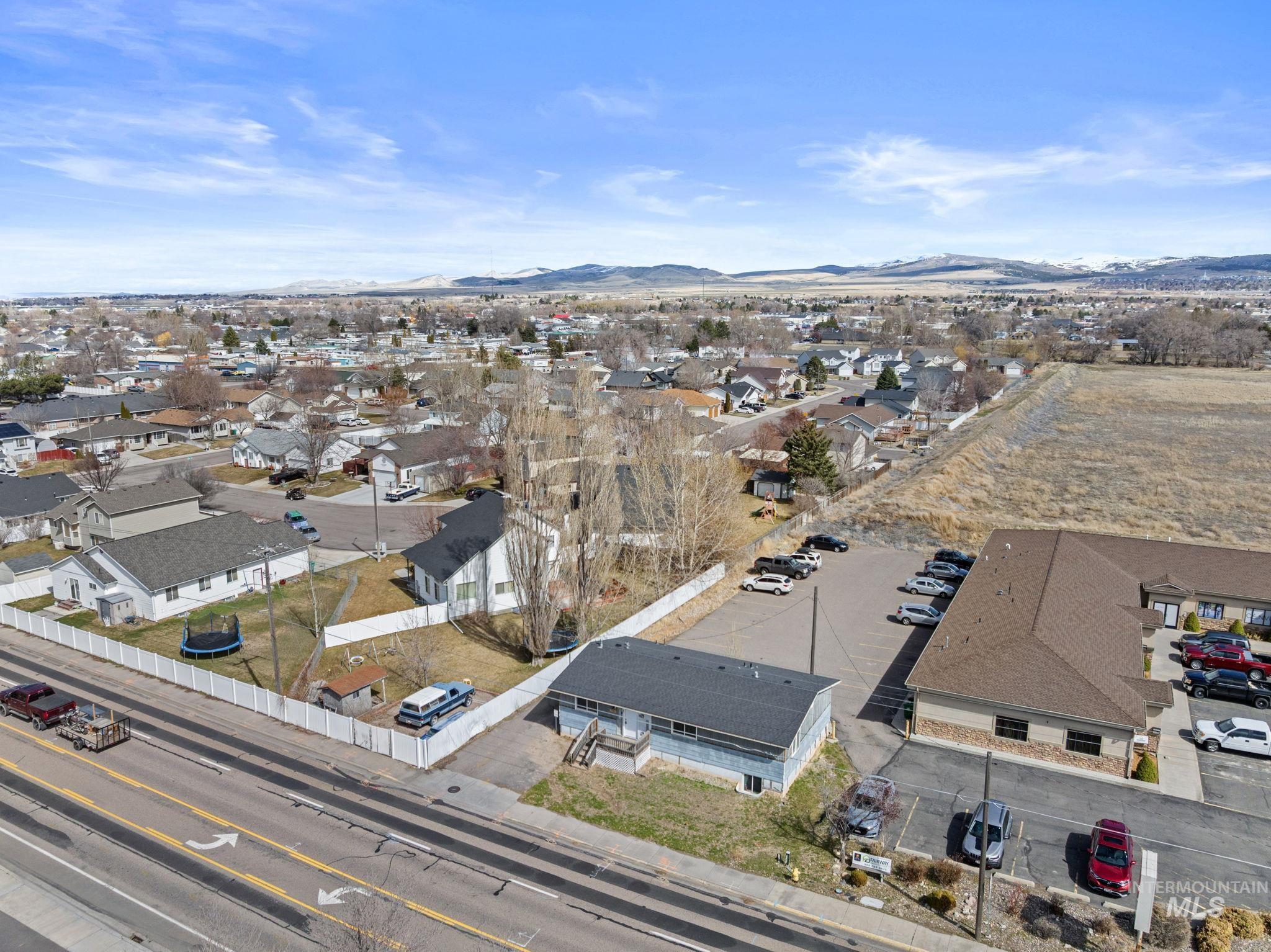 4660 Hawthorne Rd, Chubbuck, Idaho 83202, 5 Bedrooms, 3 Bathrooms, Residential For Sale, Price $379,000, 98946531