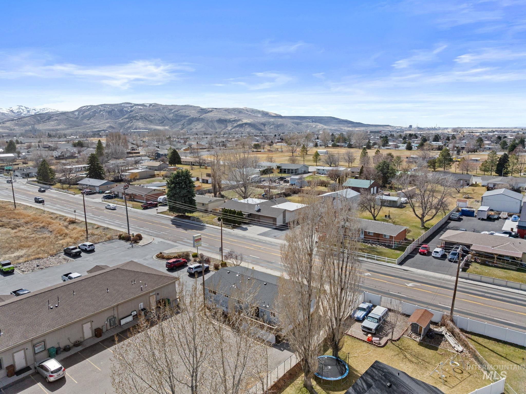 4660 Hawthorne Rd, Chubbuck, Idaho 83202, 5 Bedrooms, 3 Bathrooms, Residential For Sale, Price $379,000, 98946531