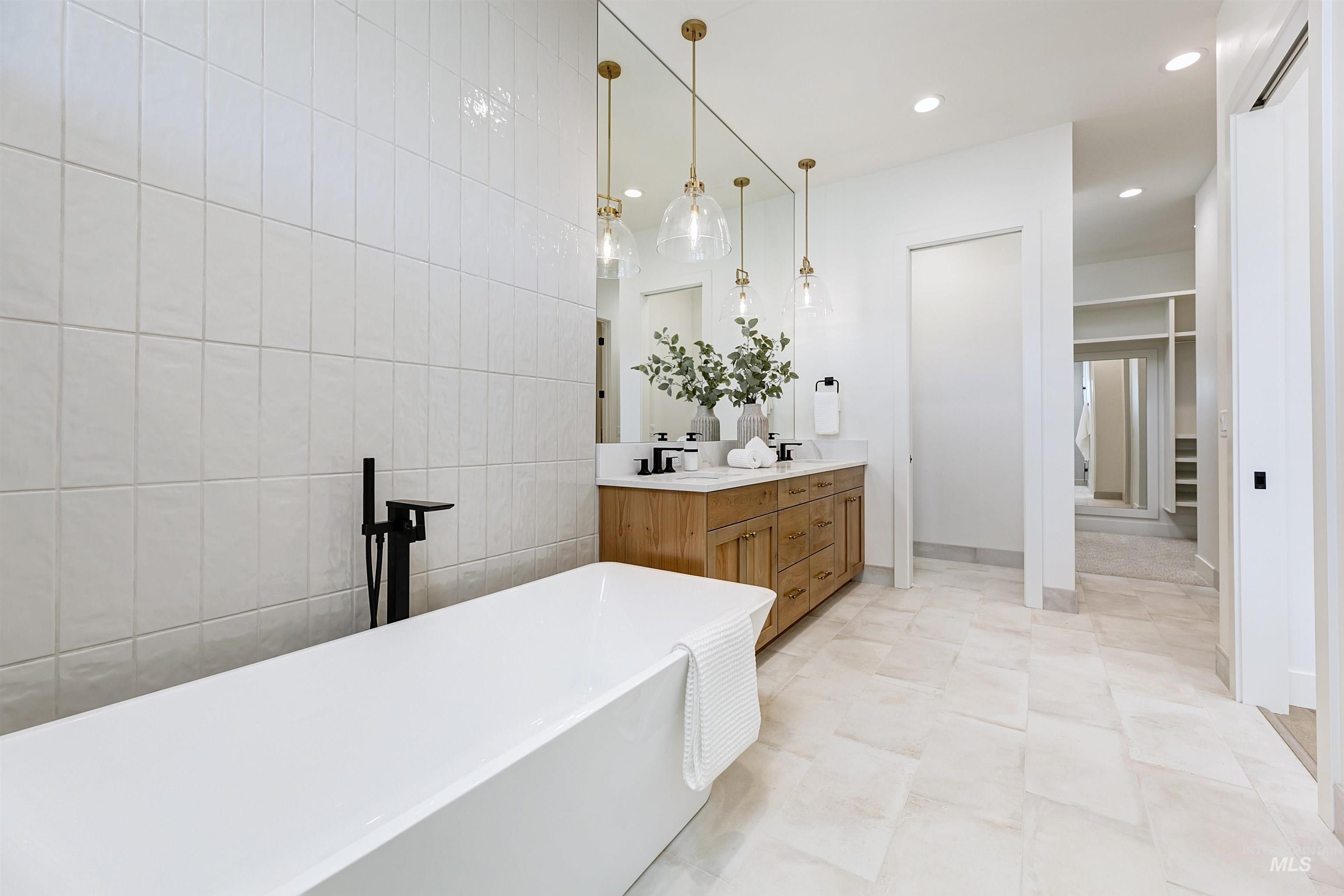 482 Century Ave, Middleton, Idaho 83644, 3 Bedrooms, 4.5 Bathrooms, Residential For Sale, Price $1,299,900, 98946540