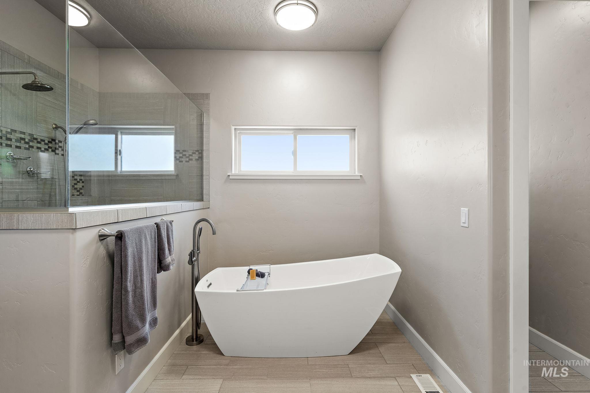 25 S Regina, Boise, Idaho 83716, 3 Bedrooms, 2.5 Bathrooms, Residential For Sale, Price $2,399,999, 98946563