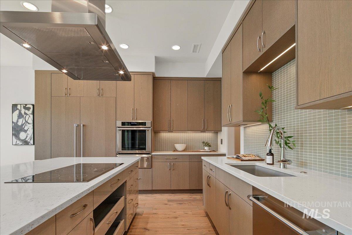 1745 E Lone Shore Lane, Eagle, Idaho 83616, 3 Bedrooms, 3.5 Bathrooms, Residential For Sale, Price $1,999,900, 98946573