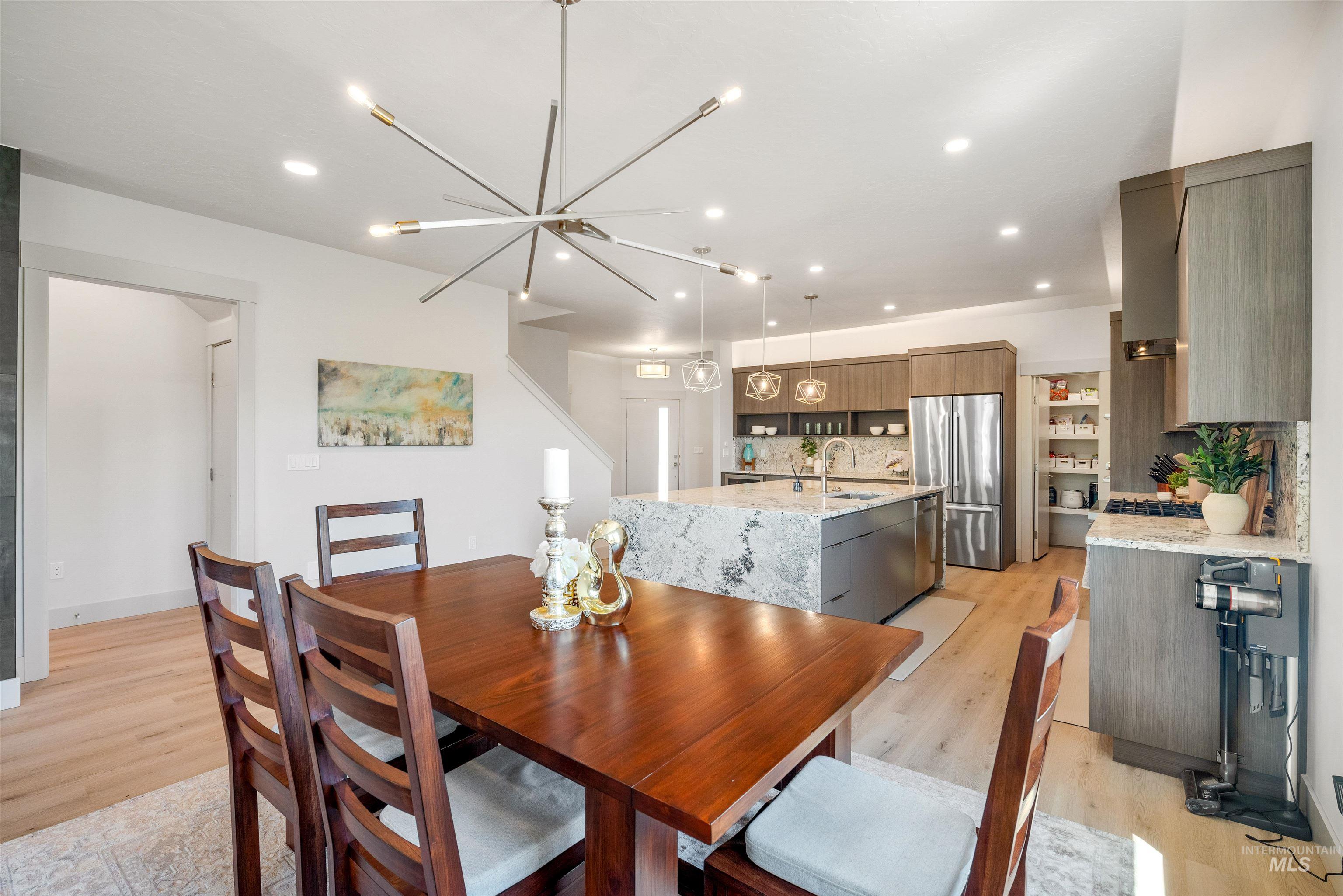 3371 E Warm Springs Ave, Boise, Idaho 83716, 3 Bedrooms, 3 Bathrooms, Residential For Sale, Price $924,900, 98946585