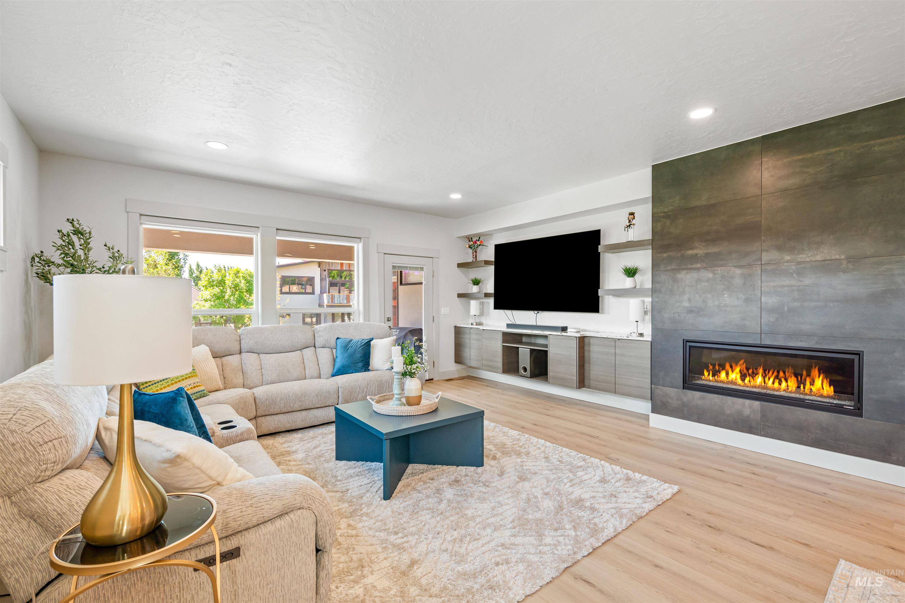 3371 E Warm Springs Ave, Boise, Idaho 83716, 3 Bedrooms, 3 Bathrooms, Residential For Sale, Price $924,900, 98946585