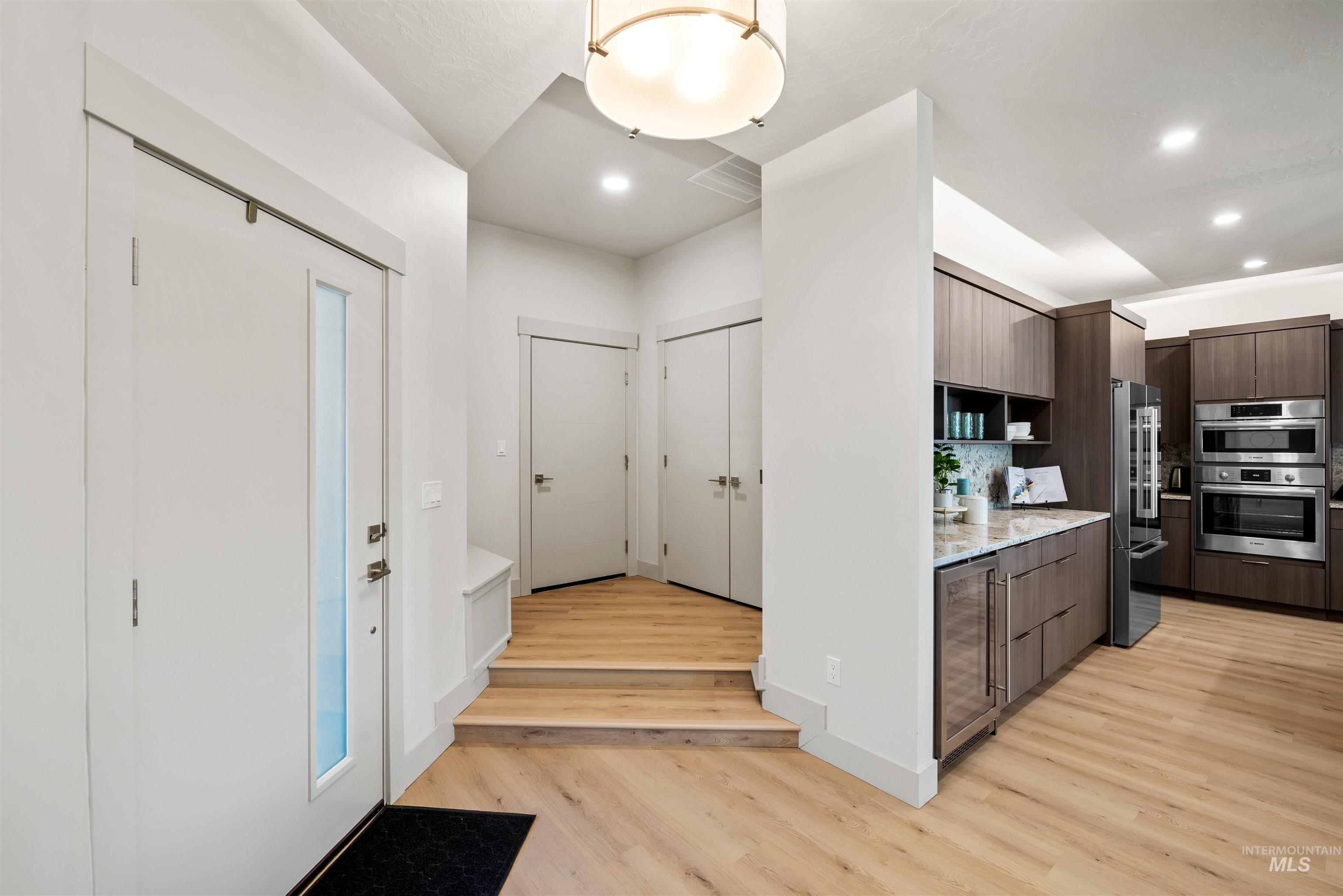 3371 E Warm Springs Ave, Boise, Idaho 83716, 3 Bedrooms, 3 Bathrooms, Residential For Sale, Price $924,900, 98946585