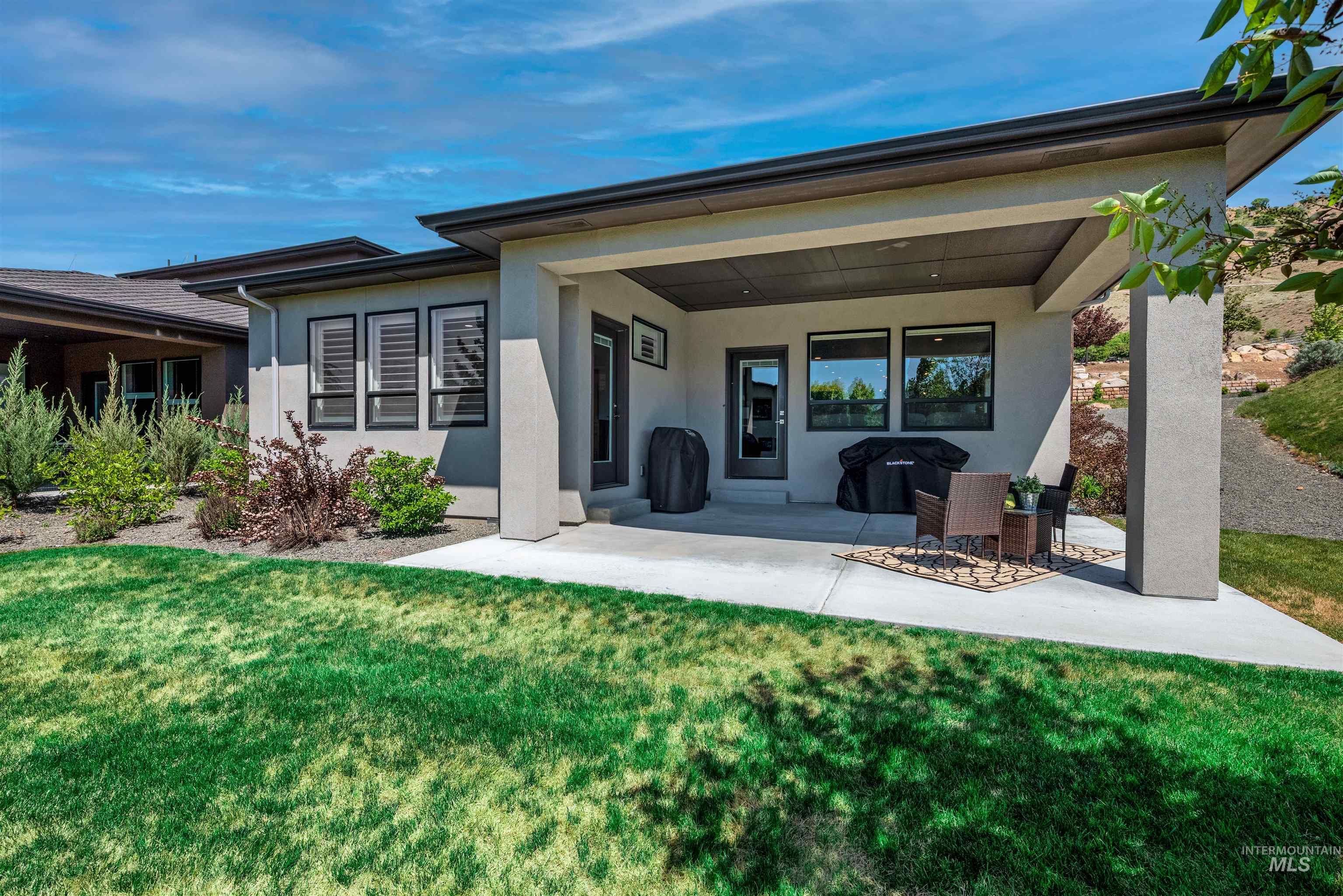 3371 E Warm Springs Ave, Boise, Idaho 83716, 3 Bedrooms, 3 Bathrooms, Residential For Sale, Price $924,900, 98946585