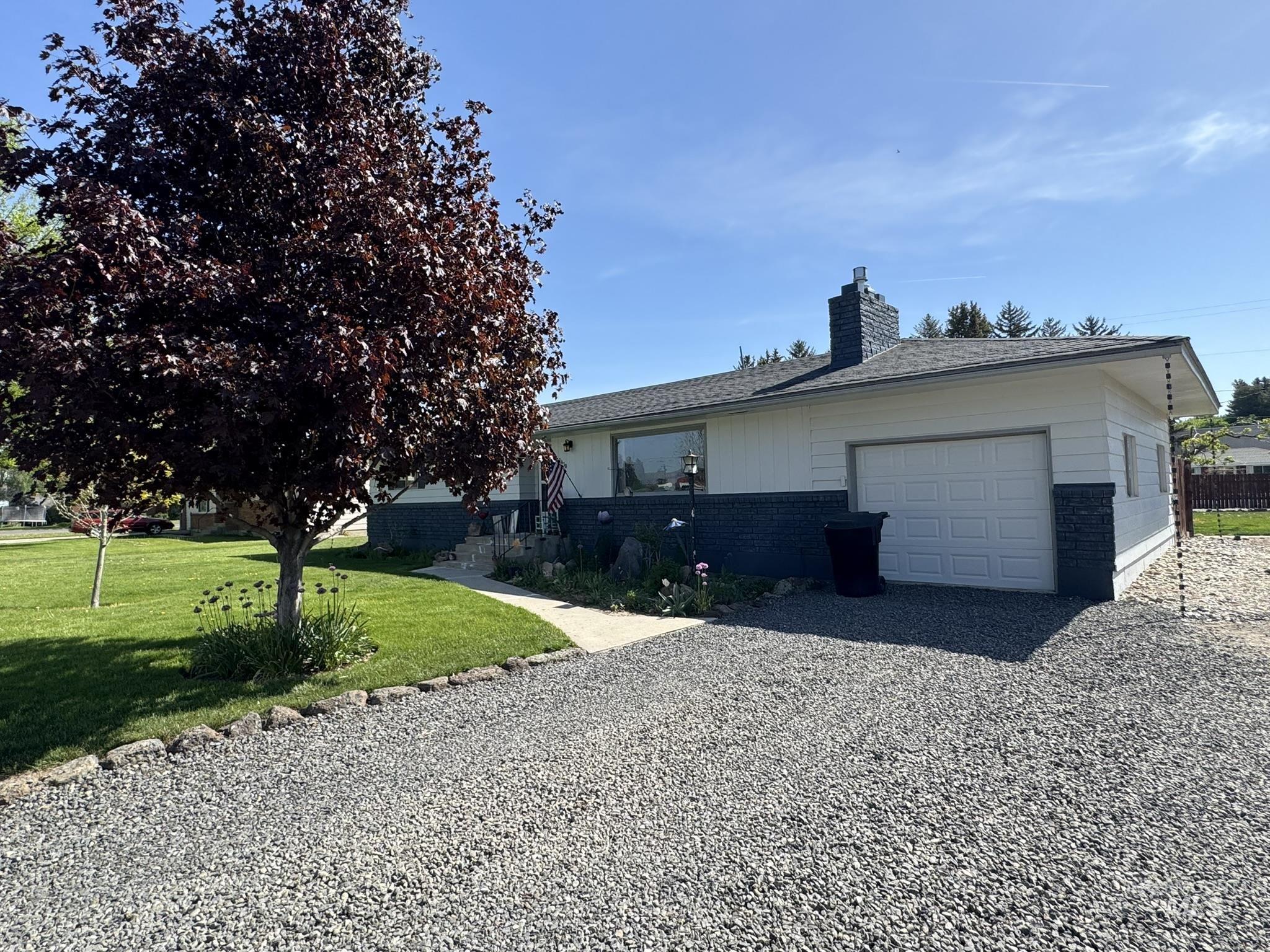 1410 California Street, Gooding, Idaho 83330, 5 Bedrooms, 3 Bathrooms, Residential For Sale, Price $375,000, 98946595