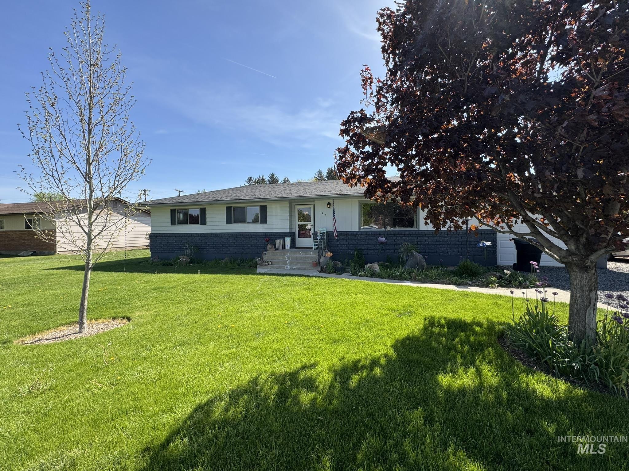 1410 California Street, Gooding, Idaho 83330, 5 Bedrooms, 3 Bathrooms, Residential For Sale, Price $375,000, 98946595