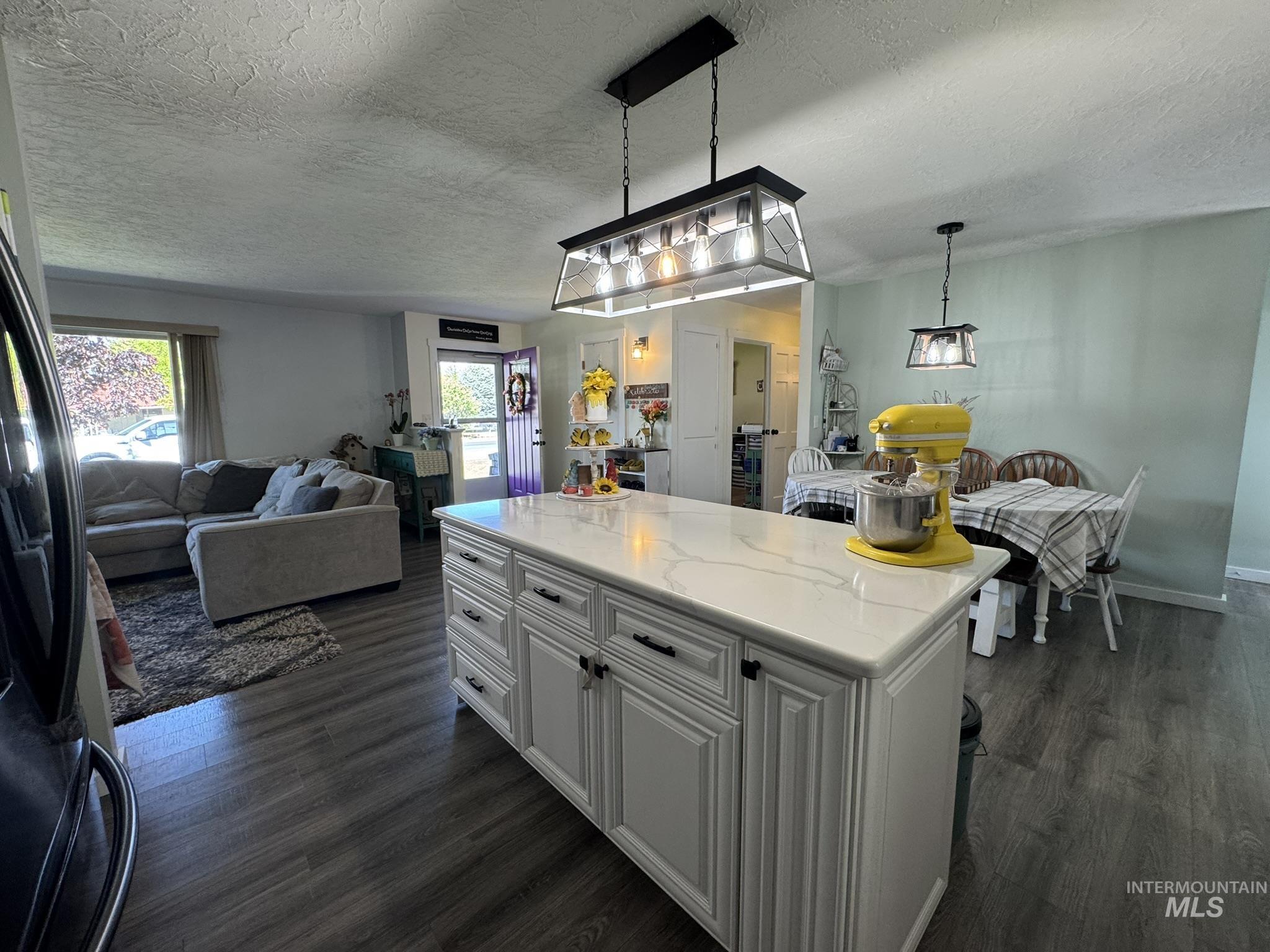 1410 California Street, Gooding, Idaho 83330, 5 Bedrooms, 3 Bathrooms, Residential For Sale, Price $375,000, 98946595