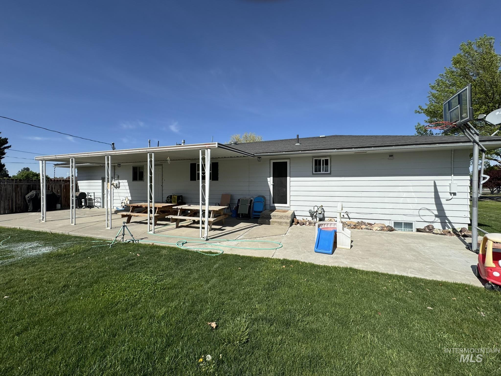 1410 California Street, Gooding, Idaho 83330, 5 Bedrooms, 3 Bathrooms, Residential For Sale, Price $375,000, 98946595