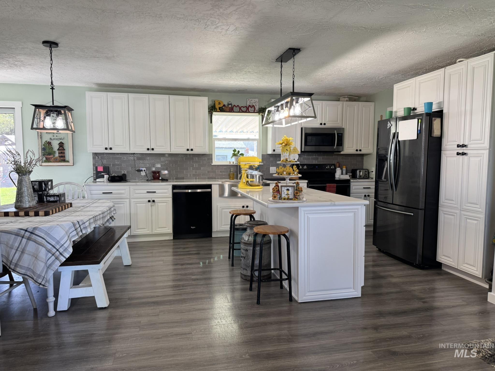 1410 California Street, Gooding, Idaho 83330, 5 Bedrooms, 3 Bathrooms, Residential For Sale, Price $375,000, 98946595