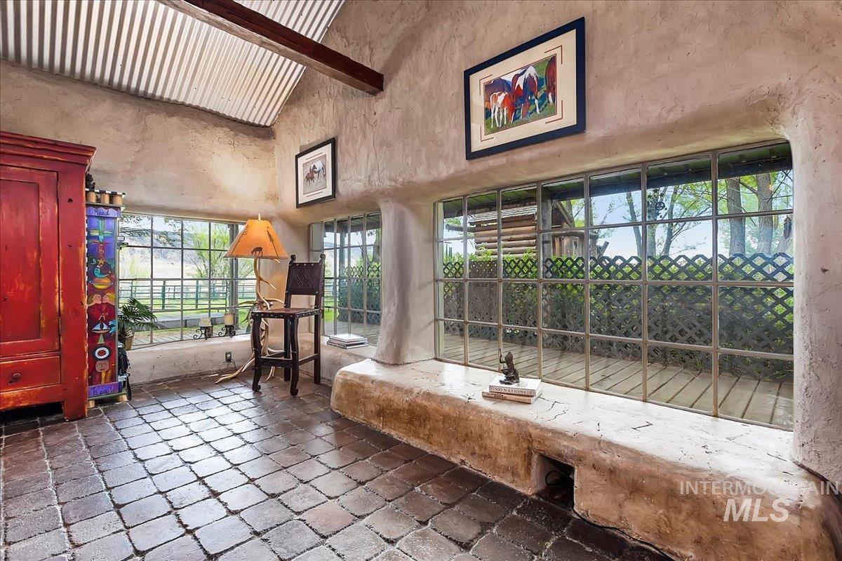 6252 King Hill Canal Road, Bliss, Idaho 83314, 2 Bedrooms, 1 Bathroom, Residential For Sale, Price $1,347,000, 98946596
