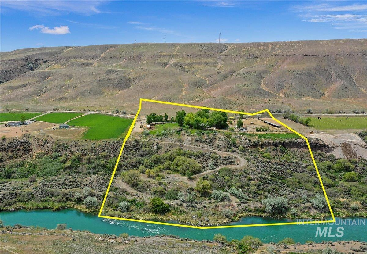 6252 King Hill Canal Road, Bliss, Idaho 83314, 2 Bedrooms, 1 Bathroom, Residential For Sale, Price $1,347,000, 98946596