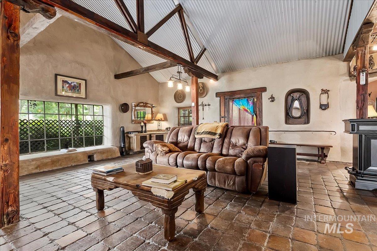 6252 King Hill Canal Road, Bliss, Idaho 83314, 2 Bedrooms, 1 Bathroom, Residential For Sale, Price $1,347,000, 98946596