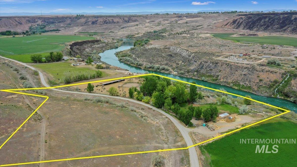 6252 King Hill Canal Road, Bliss, Idaho 83314, 2 Bedrooms, 1 Bathroom, Residential For Sale, Price $1,347,000, 98946596