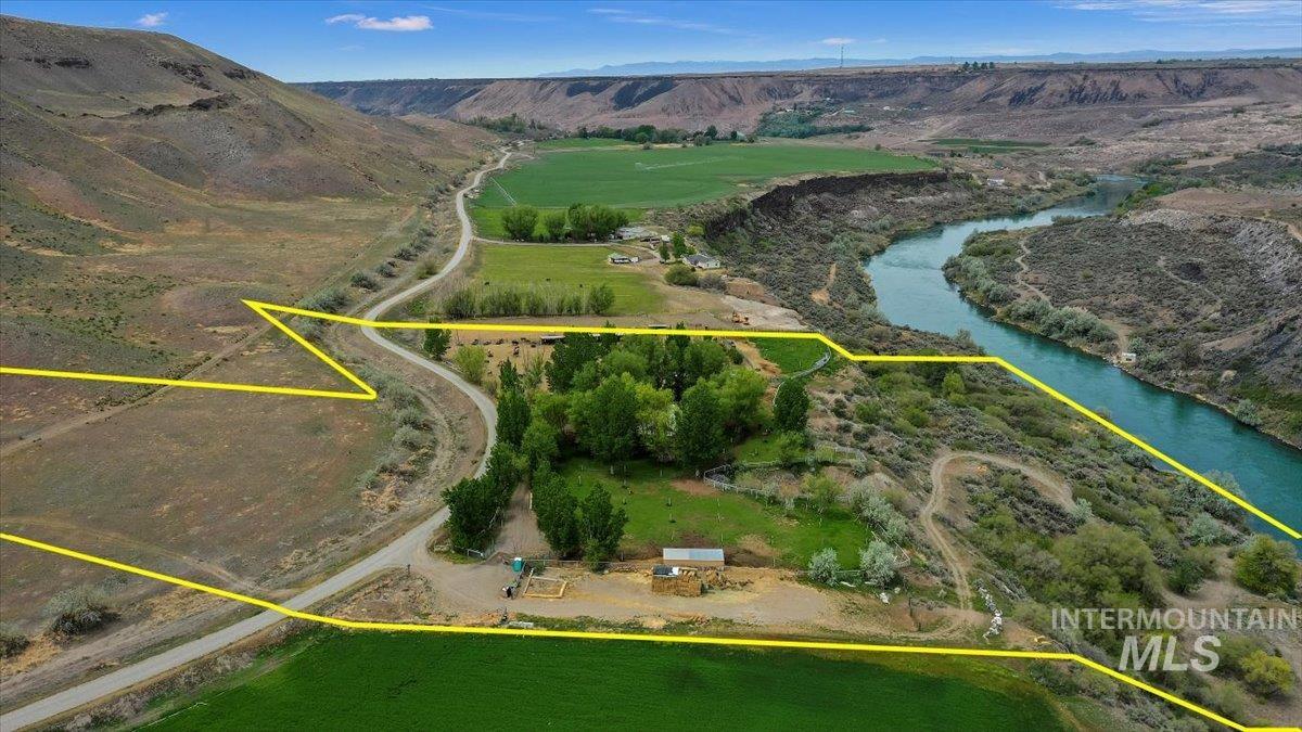 6252 King Hill Canal Road, Bliss, Idaho 83314, 2 Bedrooms, 1 Bathroom, Residential For Sale, Price $1,347,000, 98946596