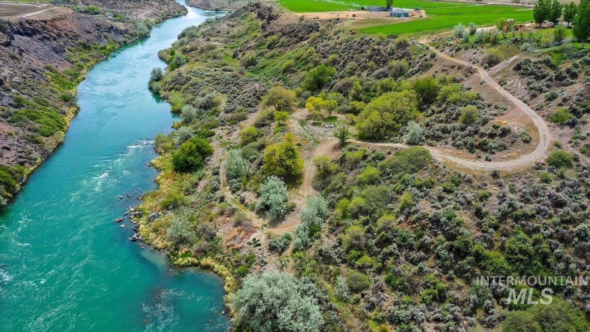 6252 King Hill Canal Road, Bliss, Idaho 83314, 2 Bedrooms, 1 Bathroom, Residential For Sale, Price $1,347,000, 98946596