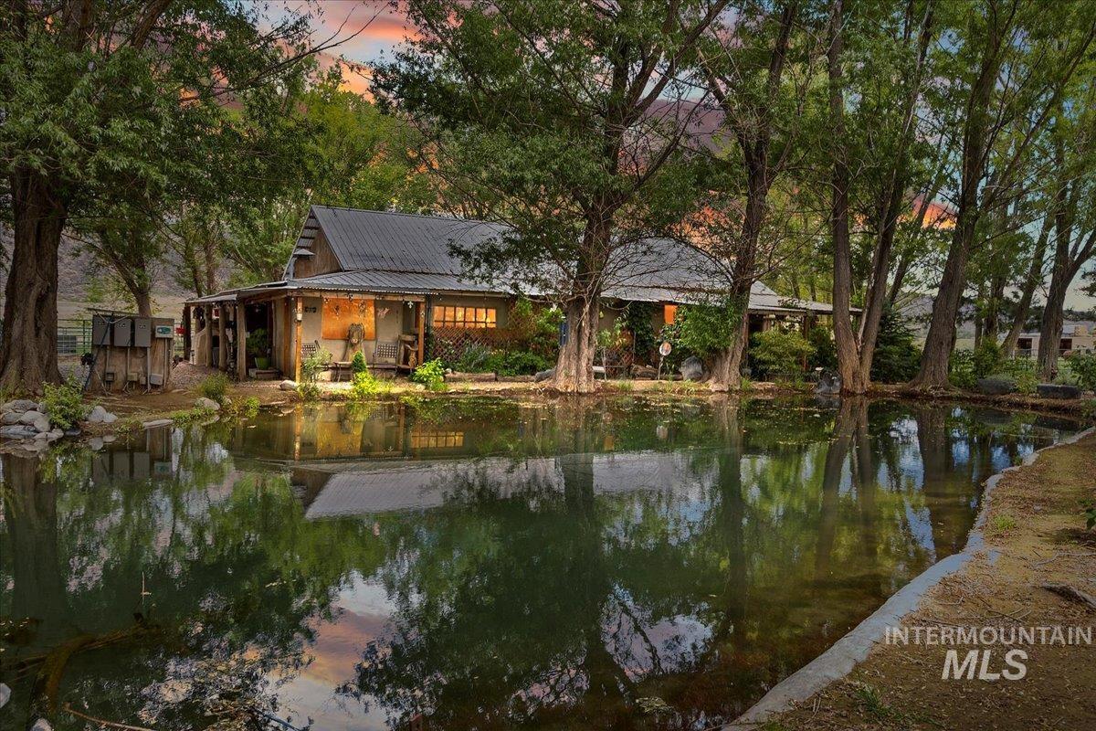 6252 King Hill Canal Road, Bliss, Idaho 83314, 2 Bedrooms, 1 Bathroom, Residential For Sale, Price $1,347,000, 98946596
