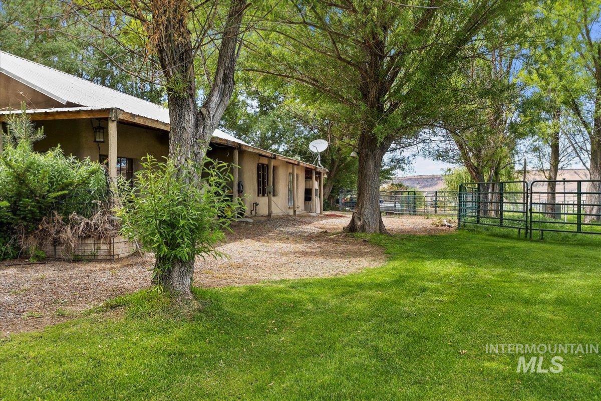 6252 King Hill Canal Road, Bliss, Idaho 83314, 2 Bedrooms, 1 Bathroom, Residential For Sale, Price $1,347,000, 98946596