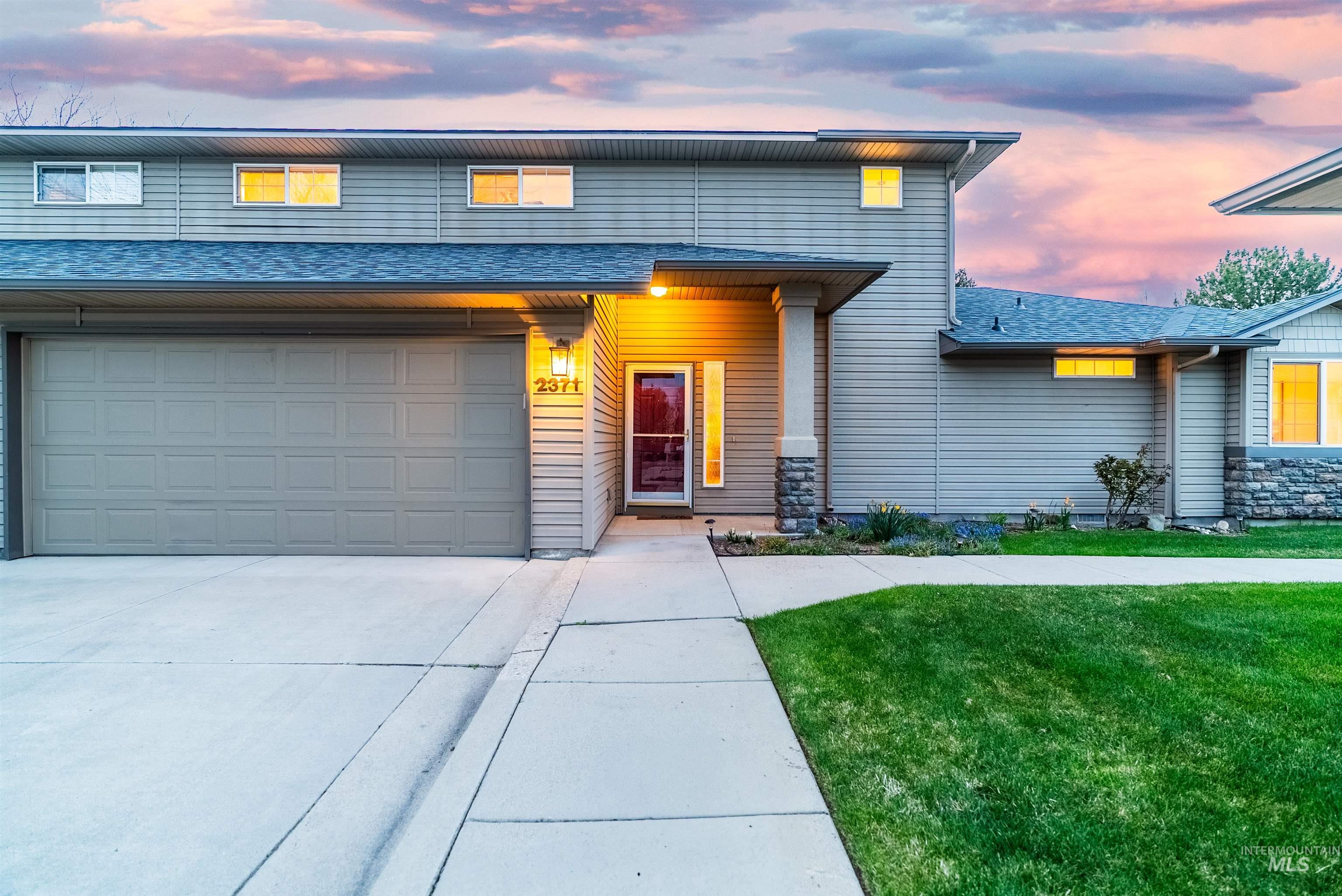2371 S Phillippi St, Boise, Idaho 83705, 2 Bedrooms, 2 Bathrooms, Residential For Sale, Price $389,500, 98946607