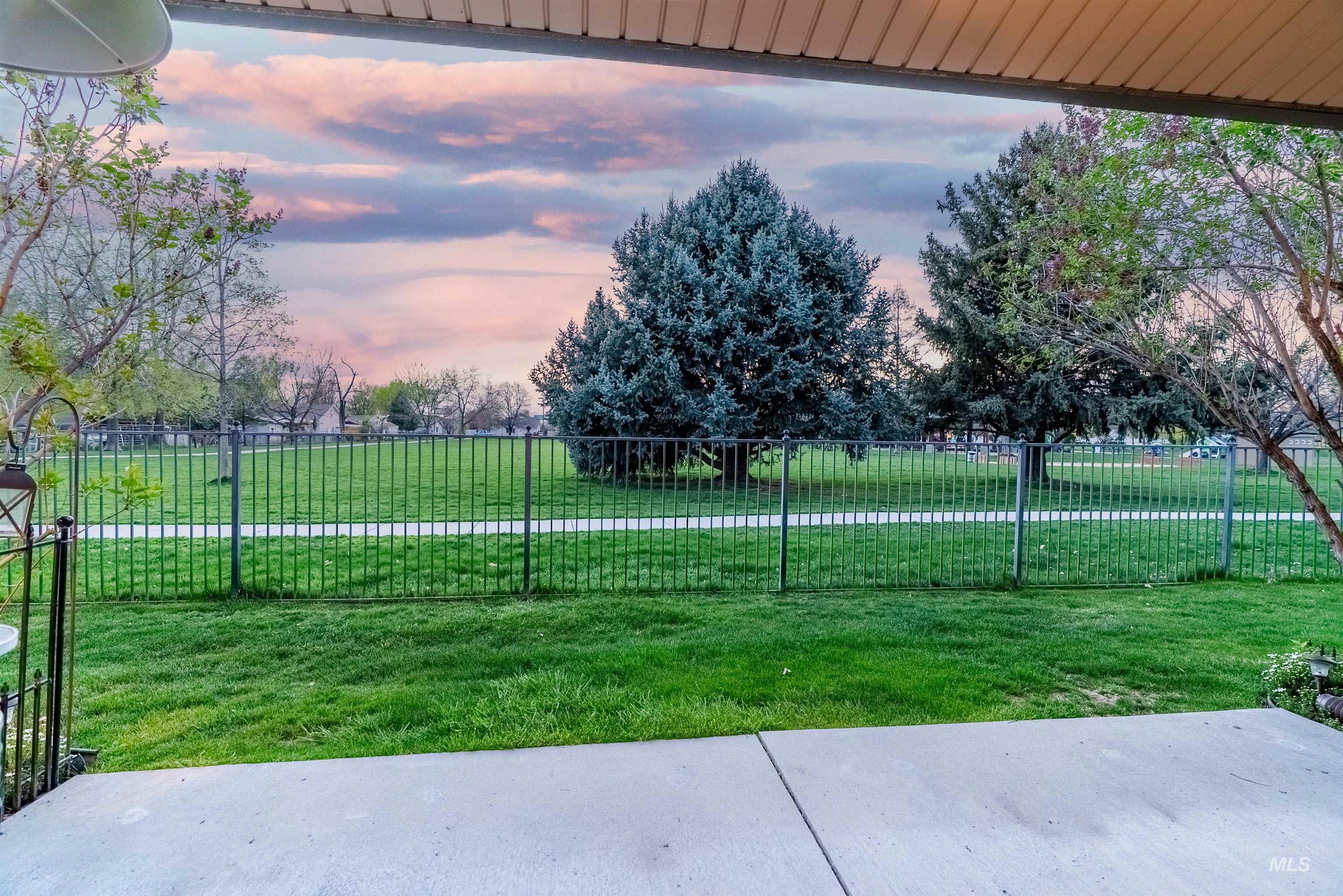 2371 S Phillippi St, Boise, Idaho 83705, 2 Bedrooms, 2 Bathrooms, Residential For Sale, Price $389,500, 98946607