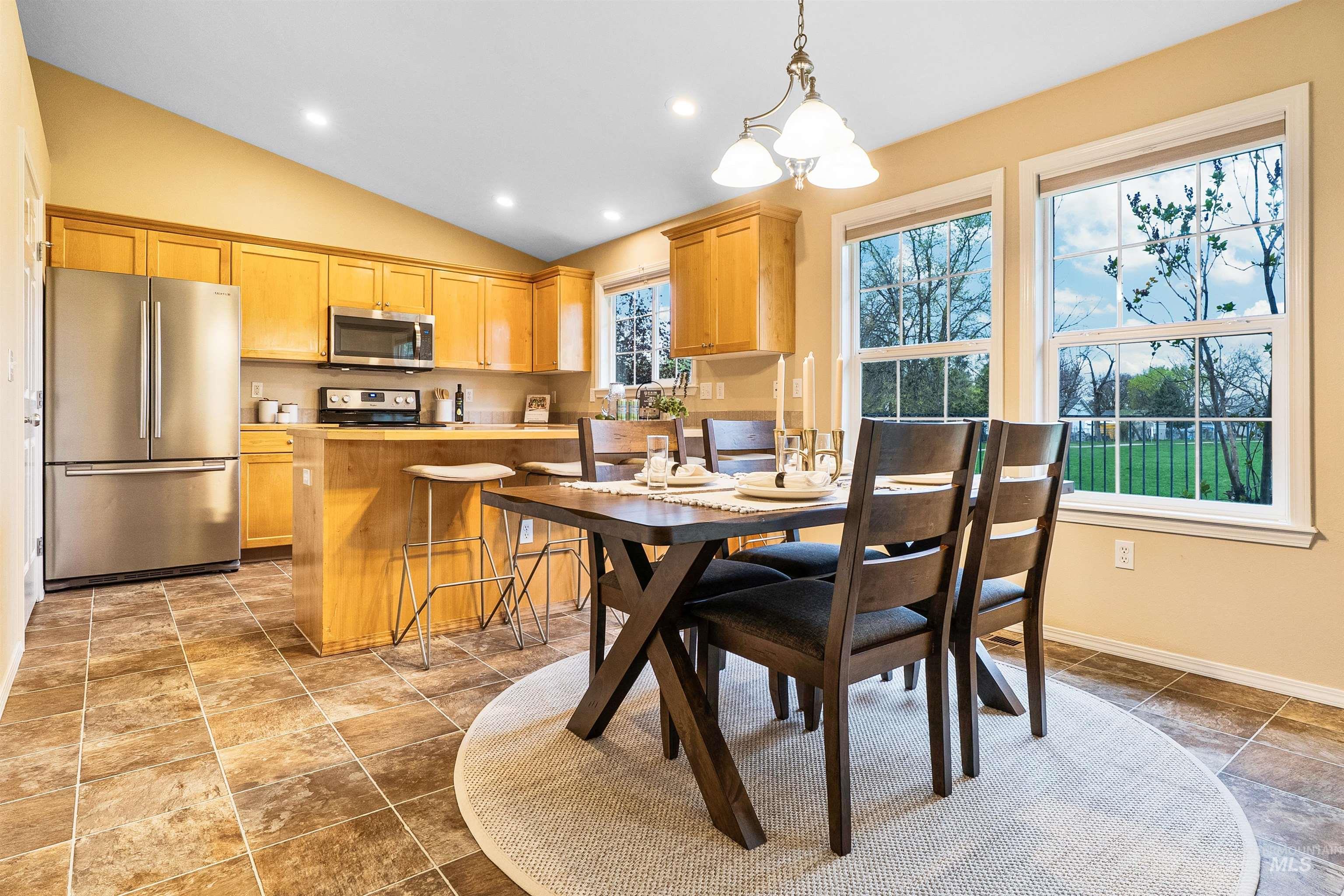 2371 S Phillippi St, Boise, Idaho 83705, 2 Bedrooms, 2 Bathrooms, Residential For Sale, Price $389,500, 98946607