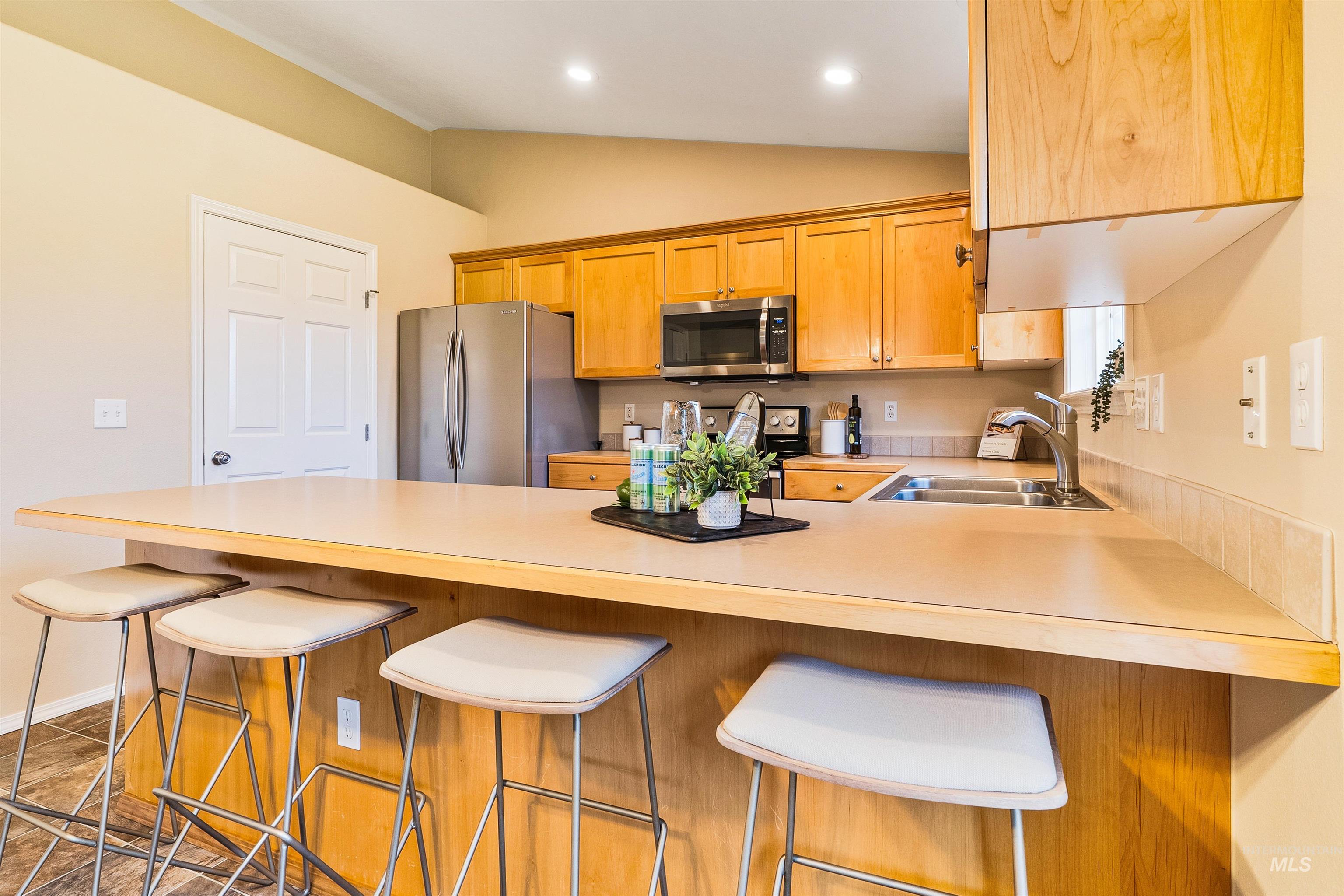 2371 S Phillippi St, Boise, Idaho 83705, 2 Bedrooms, 2 Bathrooms, Residential For Sale, Price $389,500, 98946607