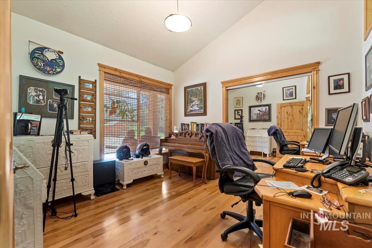 32 Coyote, Garden Valley, Idaho 83622, 3 Bedrooms, 3 Bathrooms, Residential For Sale, Price $1,299,000, 98946617