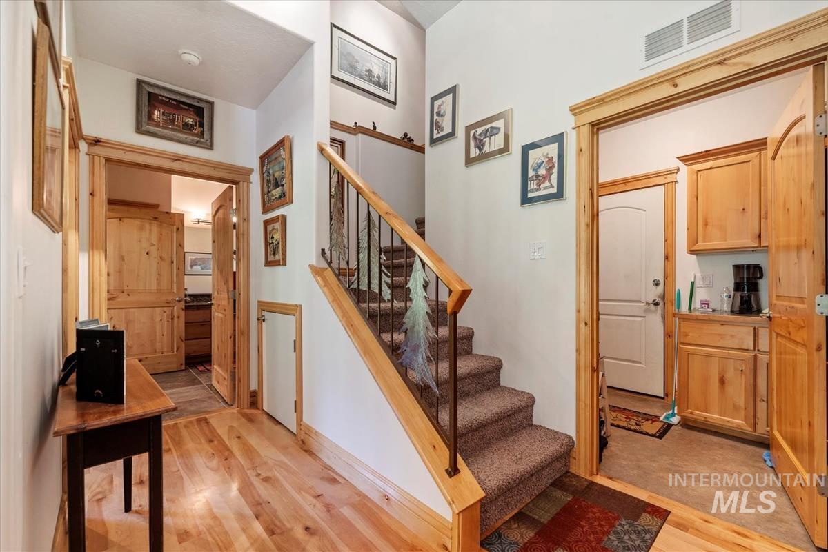32 Coyote, Garden Valley, Idaho 83622, 3 Bedrooms, 3 Bathrooms, Residential For Sale, Price $1,299,000, 98946617
