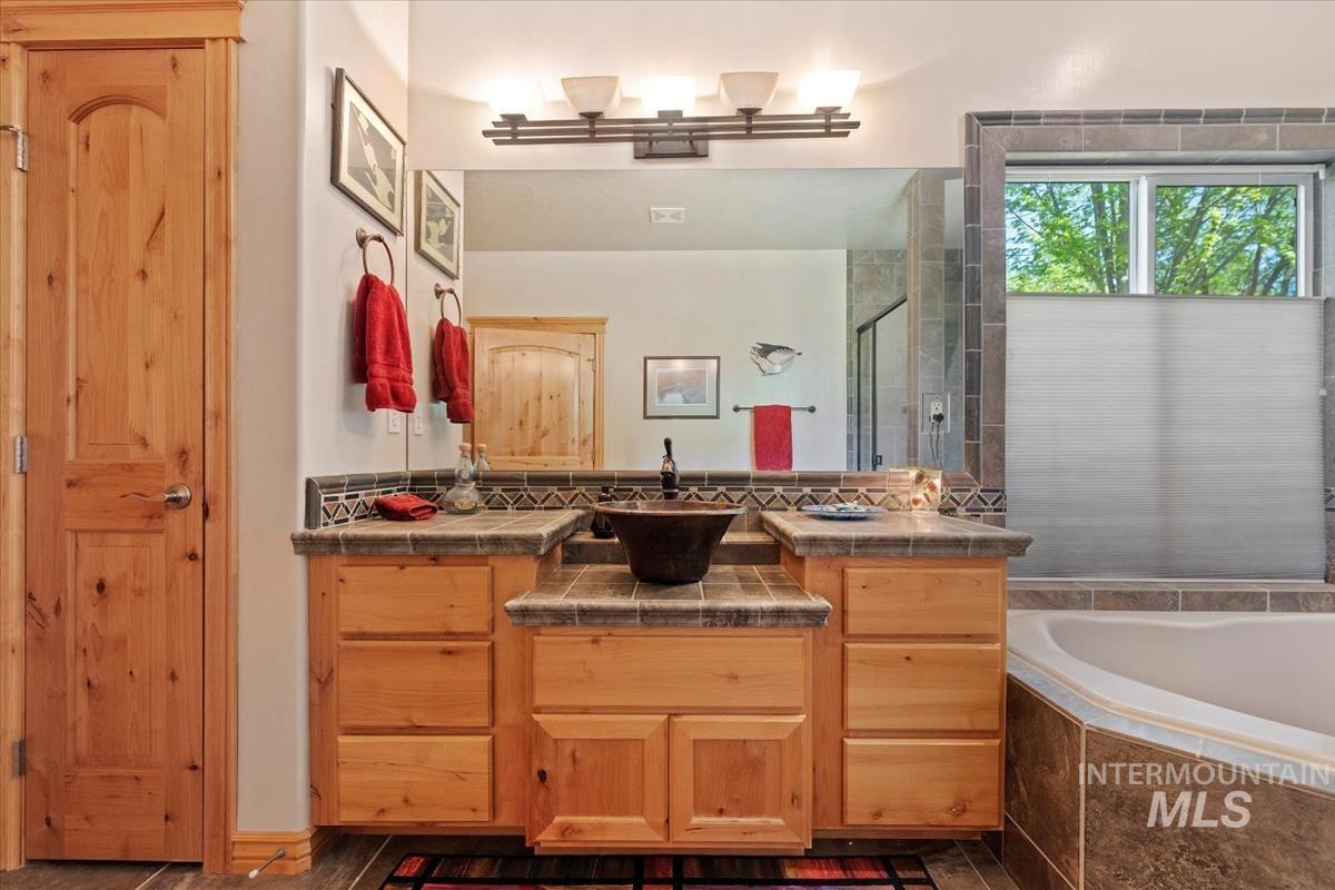 32 Coyote, Garden Valley, Idaho 83622, 3 Bedrooms, 3 Bathrooms, Residential For Sale, Price $1,299,000, 98946617