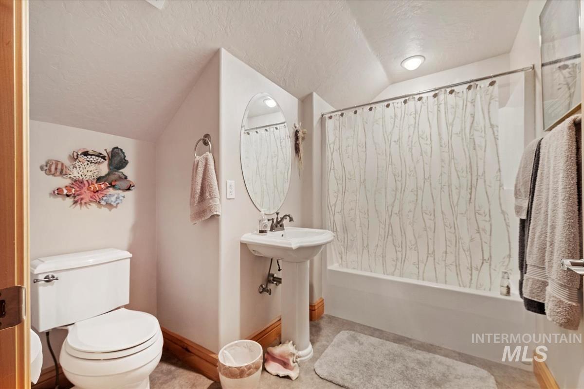 32 Coyote, Garden Valley, Idaho 83622, 3 Bedrooms, 3 Bathrooms, Residential For Sale, Price $1,299,000, 98946617