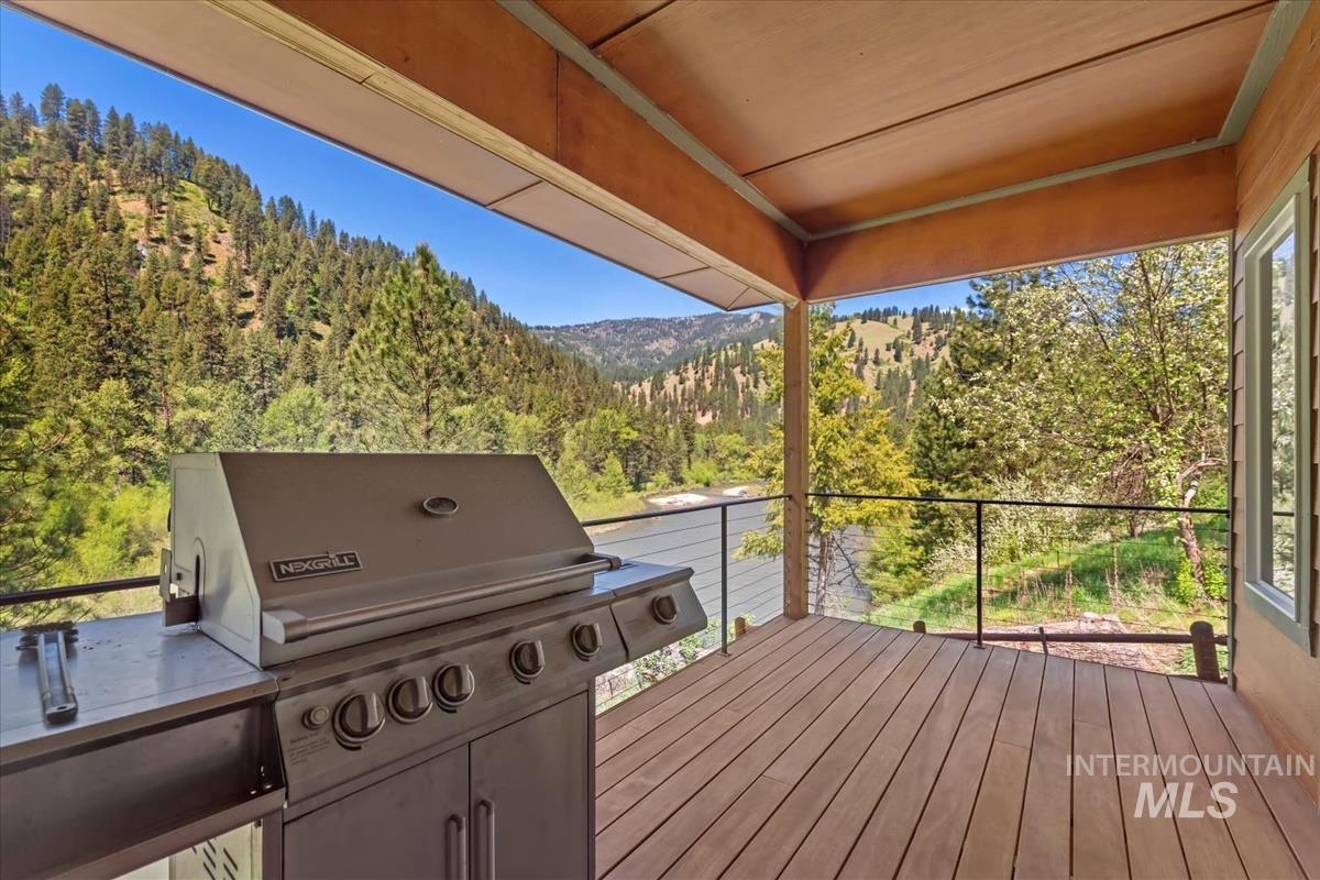 32 Coyote, Garden Valley, Idaho 83622, 3 Bedrooms, 3 Bathrooms, Residential For Sale, Price $1,299,000, 98946617