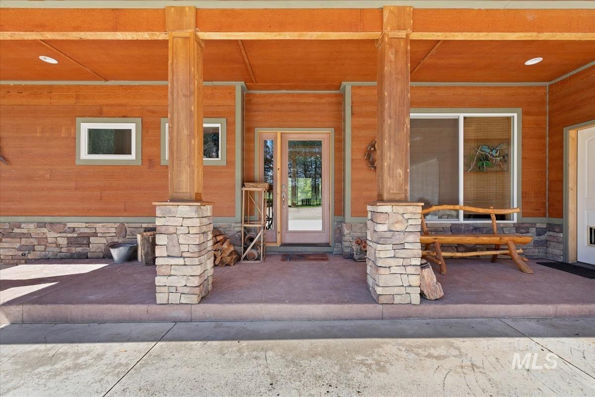 32 Coyote, Garden Valley, Idaho 83622, 3 Bedrooms, 3 Bathrooms, Residential For Sale, Price $1,299,000, 98946617