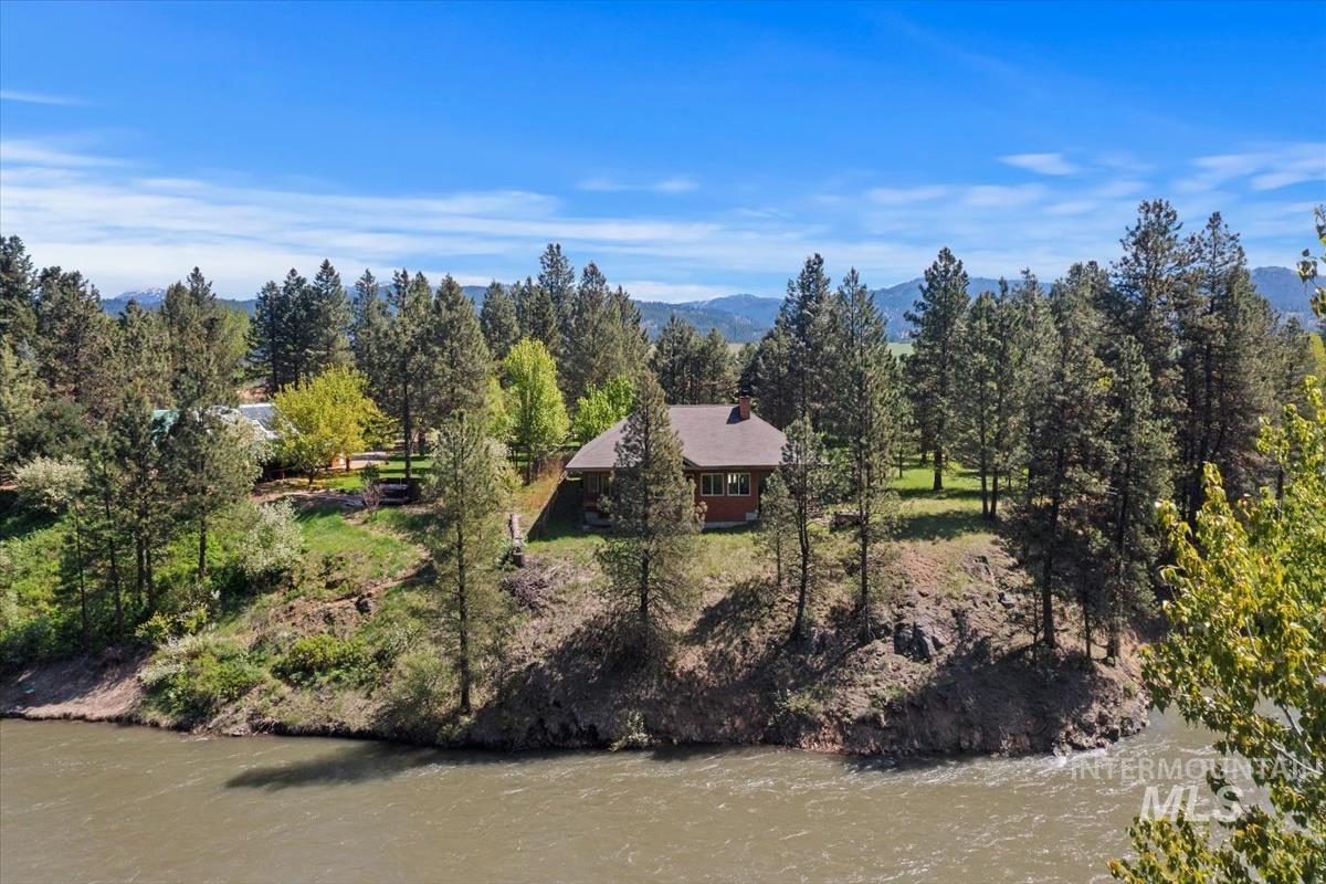 32 Coyote, Garden Valley, Idaho 83622, 3 Bedrooms, 3 Bathrooms, Residential For Sale, Price $1,299,000, 98946617