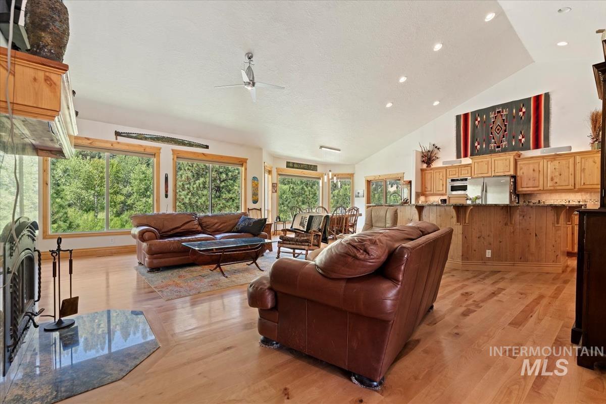 32 Coyote, Garden Valley, Idaho 83622, 3 Bedrooms, 3 Bathrooms, Residential For Sale, Price $1,299,000, 98946617