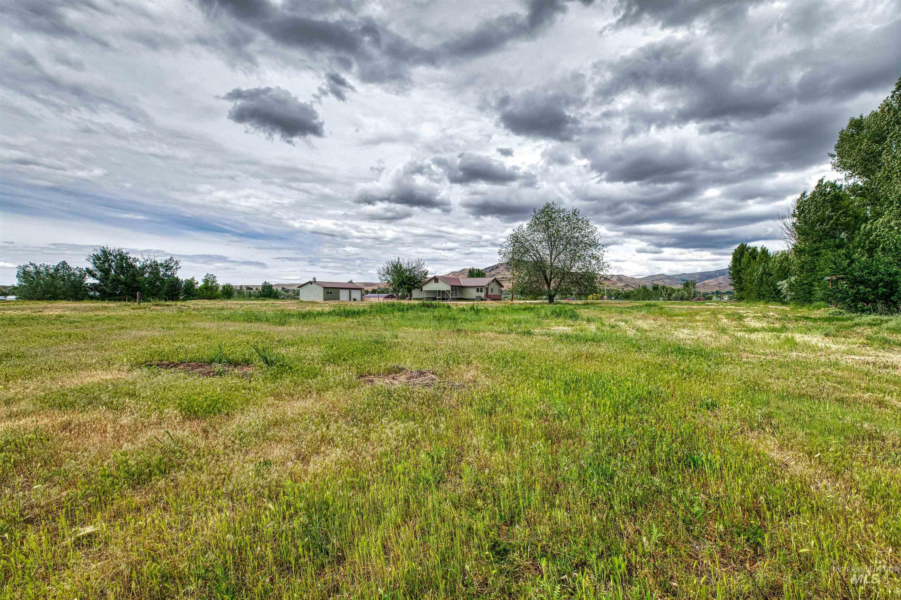 3131 Fuller Rd, Emmett, Idaho 83617, 3 Bedrooms, 2.5 Bathrooms, Residential For Sale, Price $825,000, 98946636