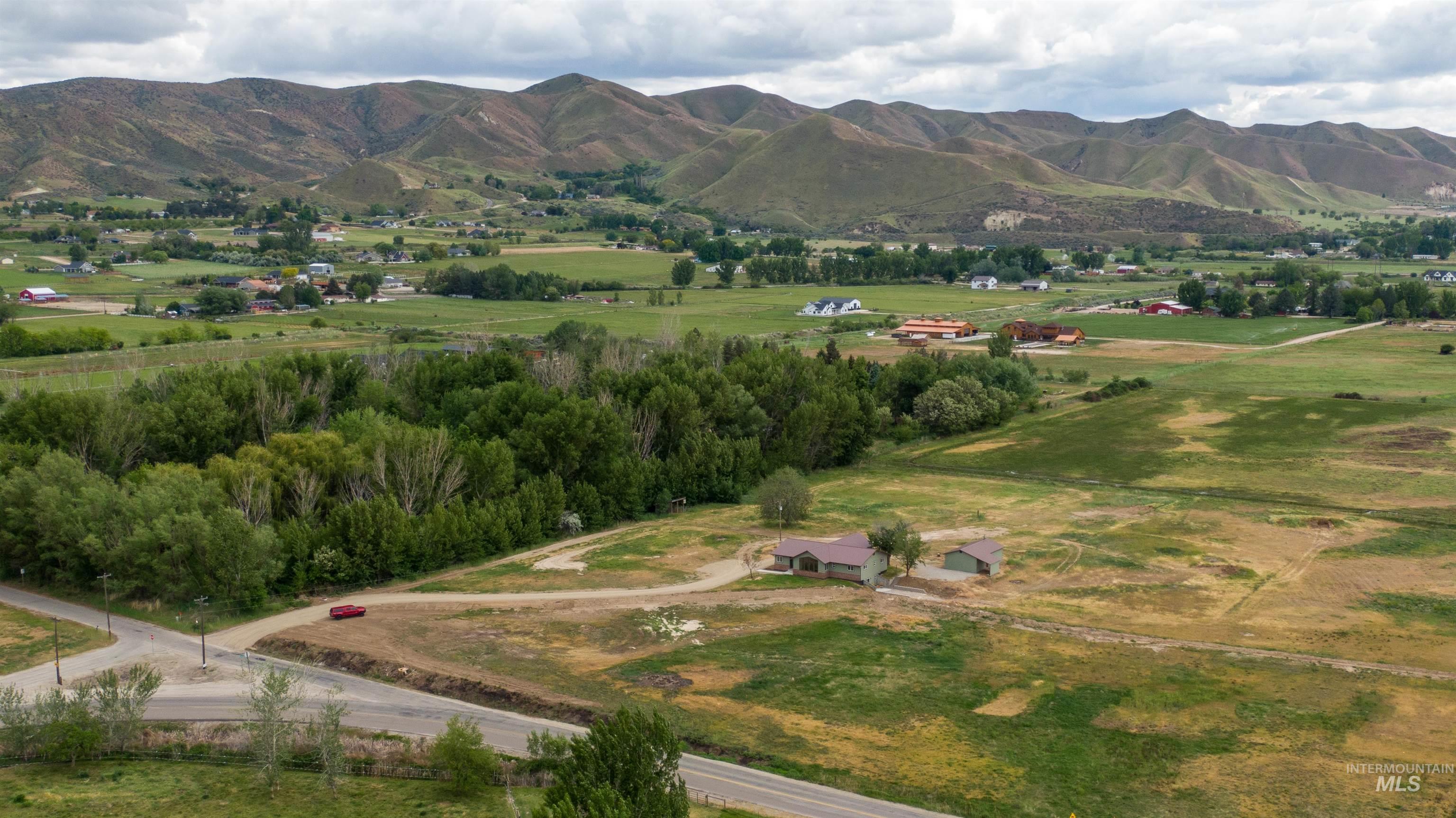 3131 Fuller Rd, Emmett, Idaho 83617, 3 Bedrooms, 2.5 Bathrooms, Residential For Sale, Price $825,000, 98946636