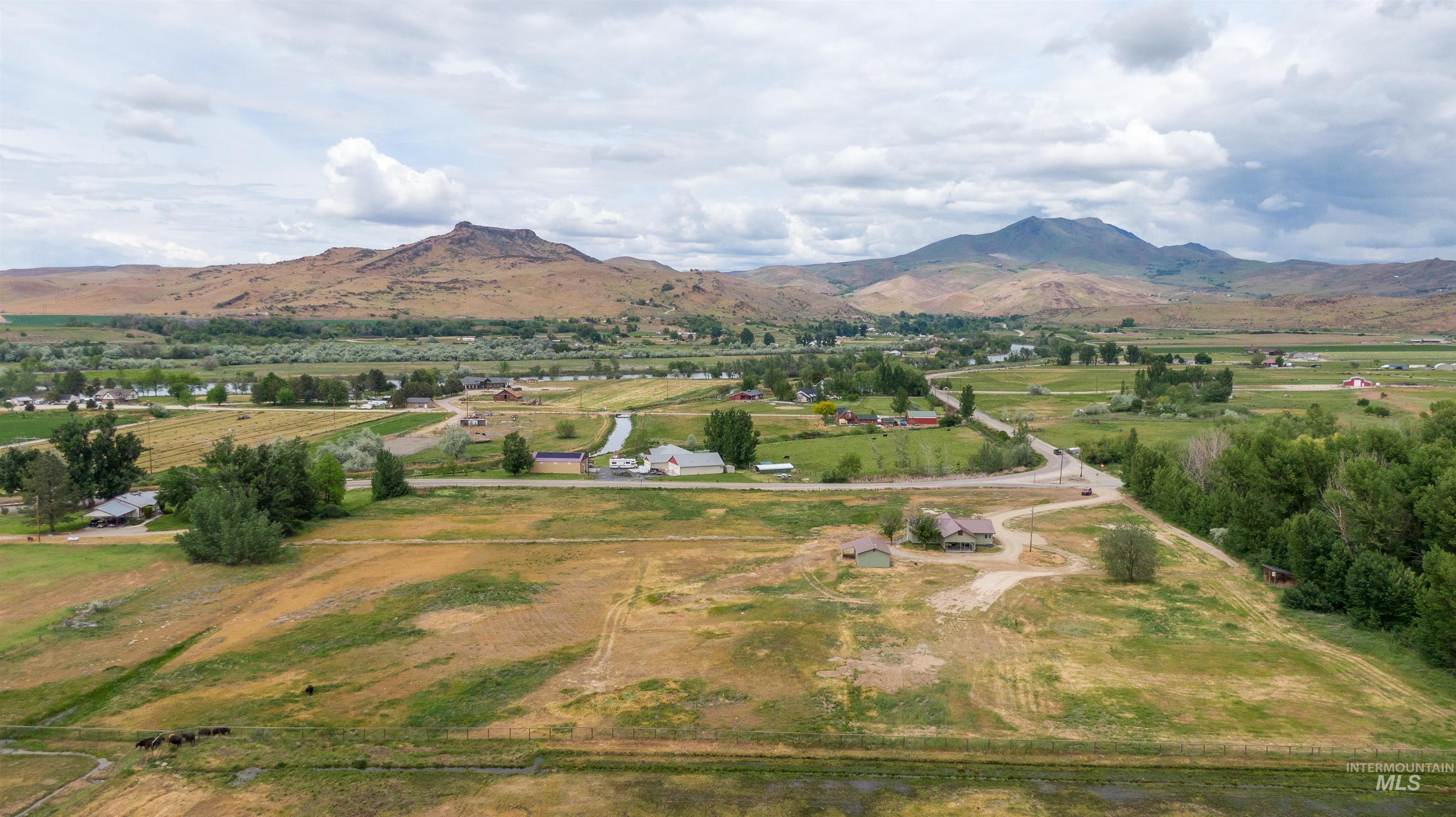 3131 Fuller Rd, Emmett, Idaho 83617, 3 Bedrooms, 2.5 Bathrooms, Residential For Sale, Price $825,000, 98946636
