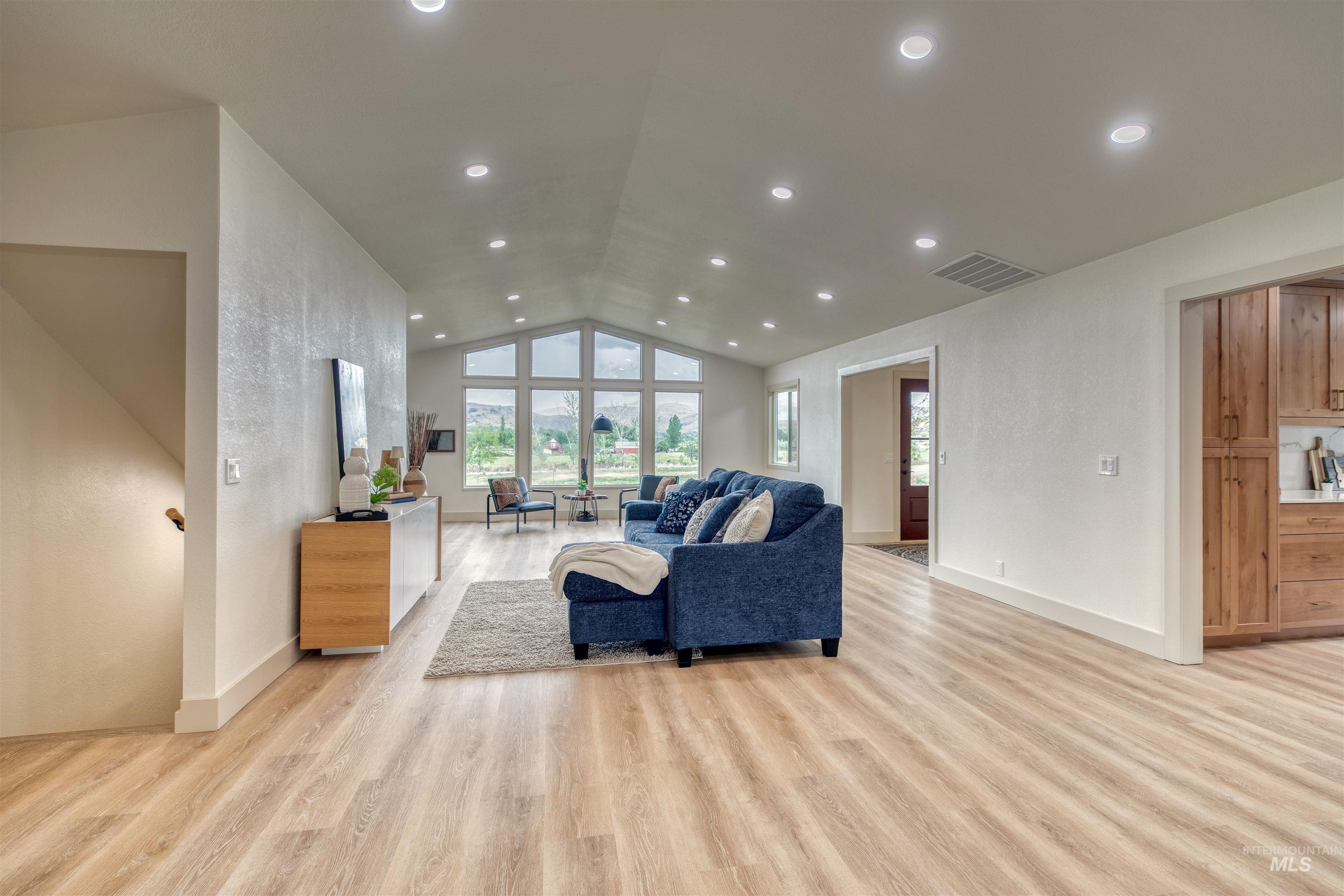 3131 Fuller Rd, Emmett, Idaho 83617, 3 Bedrooms, 2.5 Bathrooms, Residential For Sale, Price $825,000, 98946636