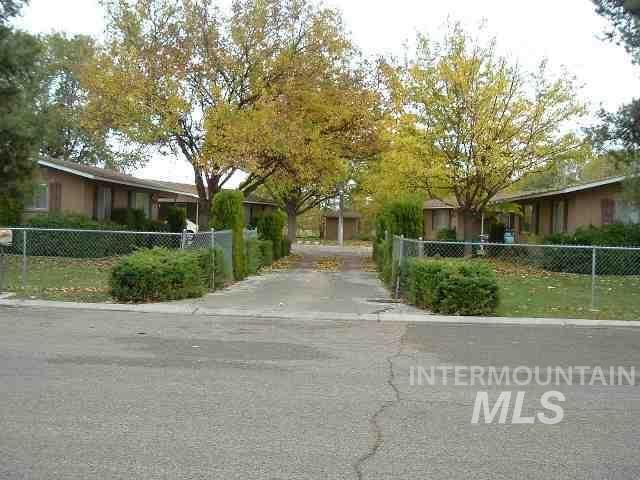 1020 S Maple St., Nampa, Idaho 83686, 2 Bedrooms, 1 Bathroom, Residential Income For Sale, Price $890,000, 98946673