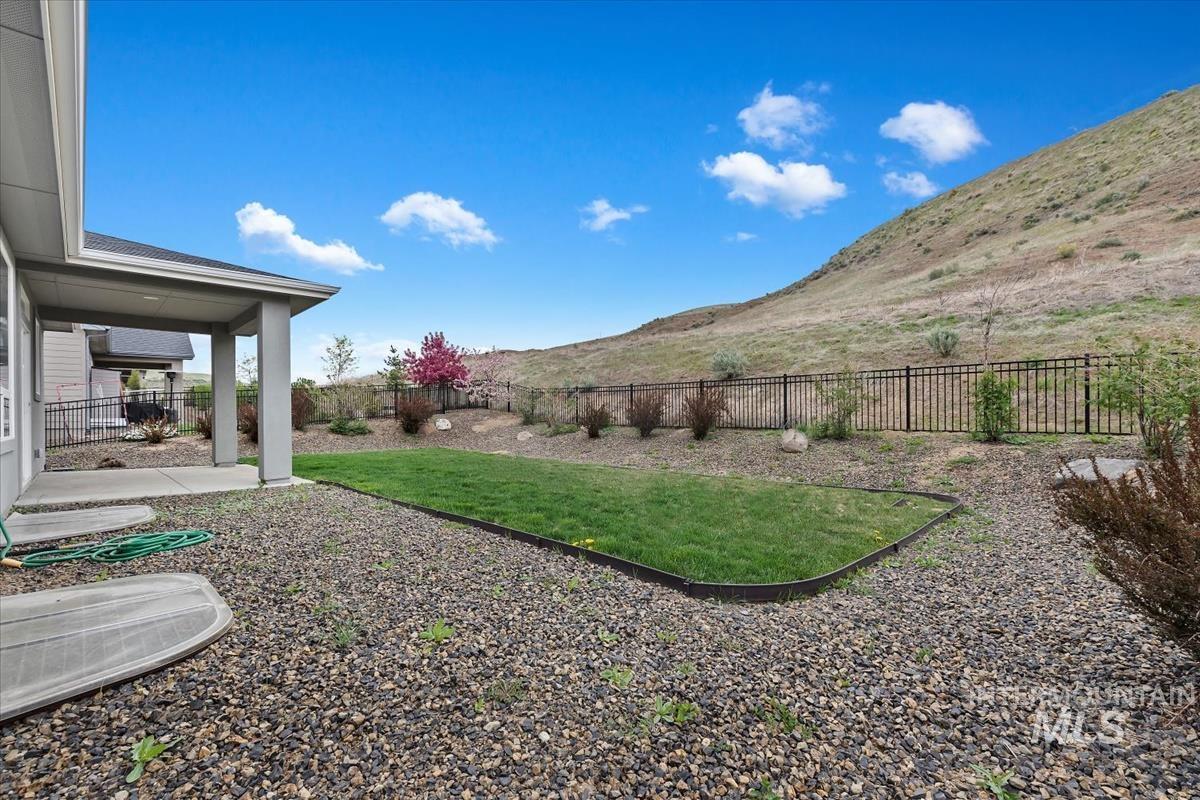 19322 N Shepherds Pie Pl, Boise, Idaho 83714, 4 Bedrooms, 3 Bathrooms, Residential For Sale, Price $718,000, 98946705