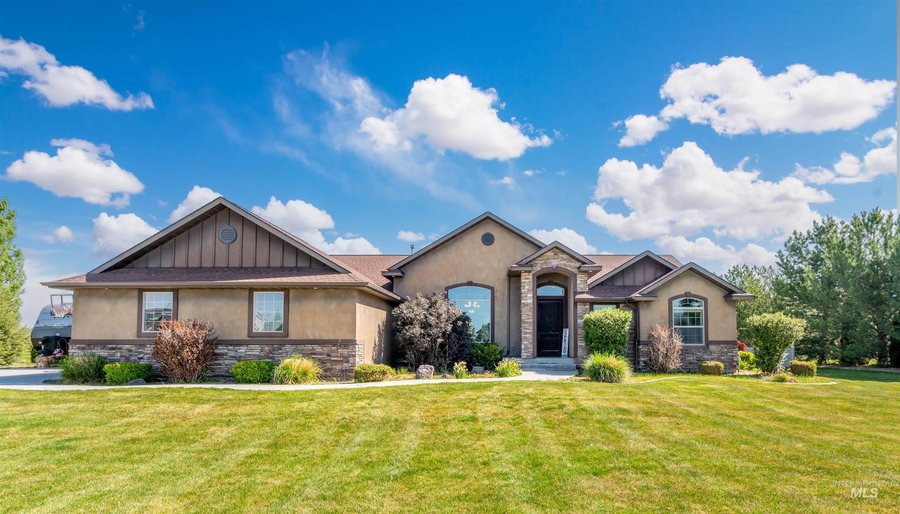 3634 E 3892 N, Kimberly, Idaho 83341, 6 Bedrooms, 4 Bathrooms, Residential For Sale, Price $925,000, 98946713