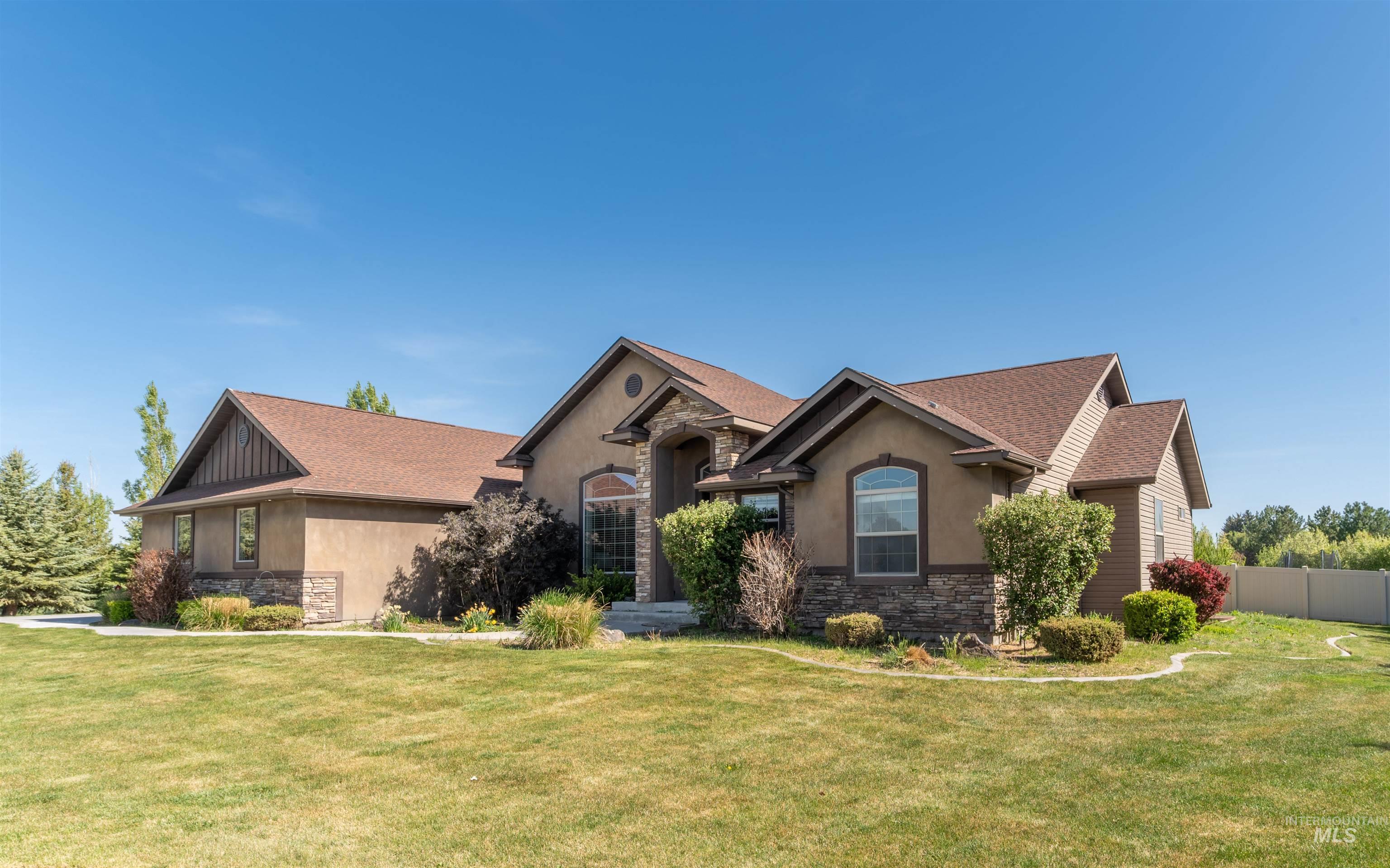 3634 E 3892 N, Kimberly, Idaho 83341, 6 Bedrooms, 4 Bathrooms, Residential For Sale, Price $925,000, 98946713