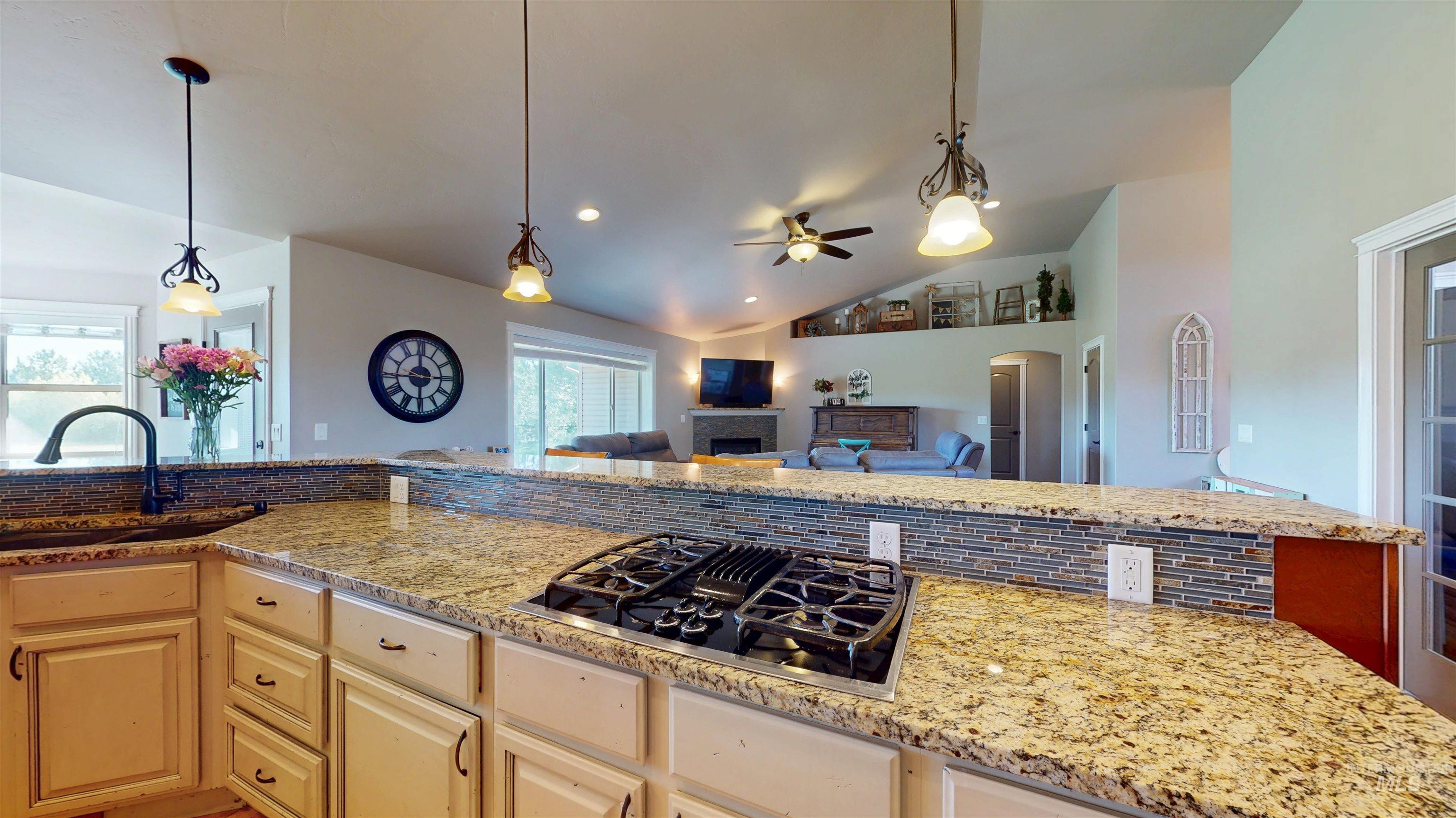 3634 E 3892 N, Kimberly, Idaho 83341, 6 Bedrooms, 4 Bathrooms, Residential For Sale, Price $925,000, 98946713