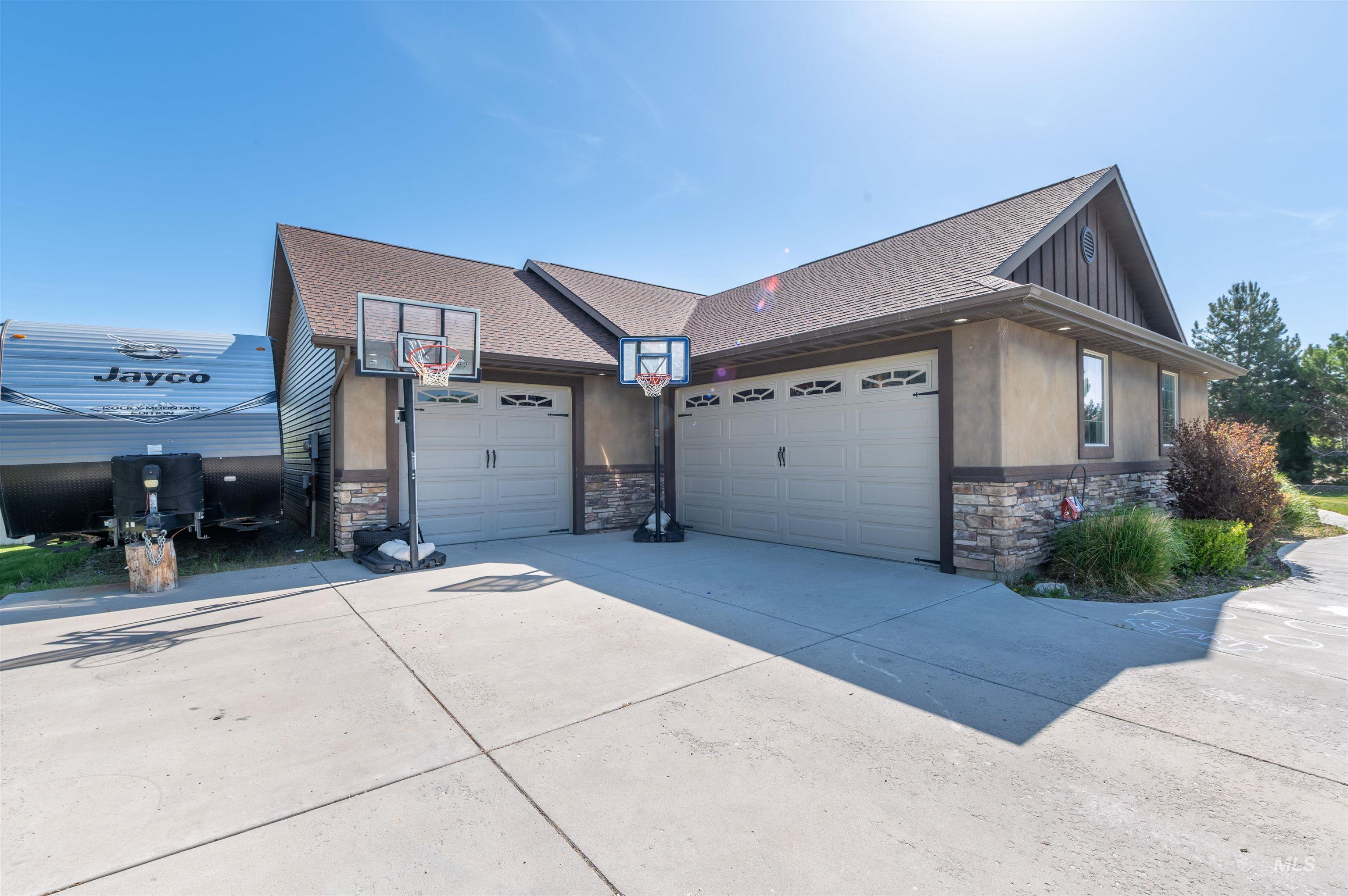 3634 E 3892 N, Kimberly, Idaho 83341, 6 Bedrooms, 4 Bathrooms, Residential For Sale, Price $925,000, 98946713