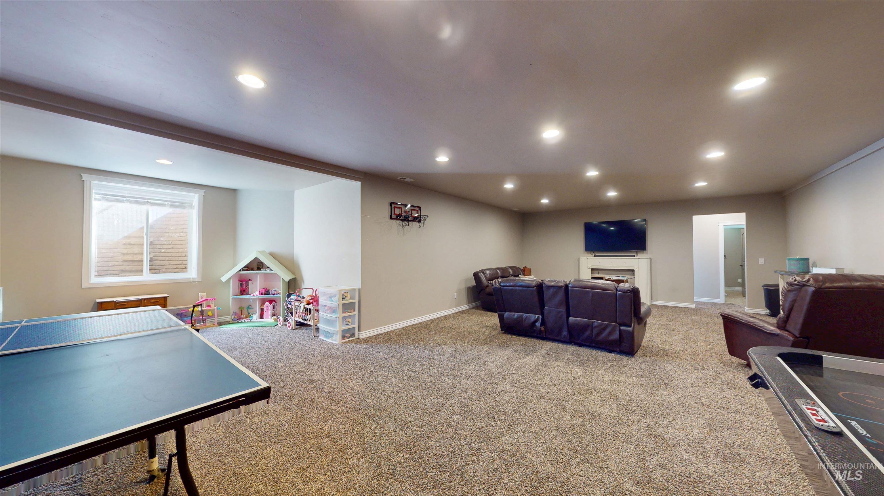 3634 E 3892 N, Kimberly, Idaho 83341, 6 Bedrooms, 4 Bathrooms, Residential For Sale, Price $925,000, 98946713