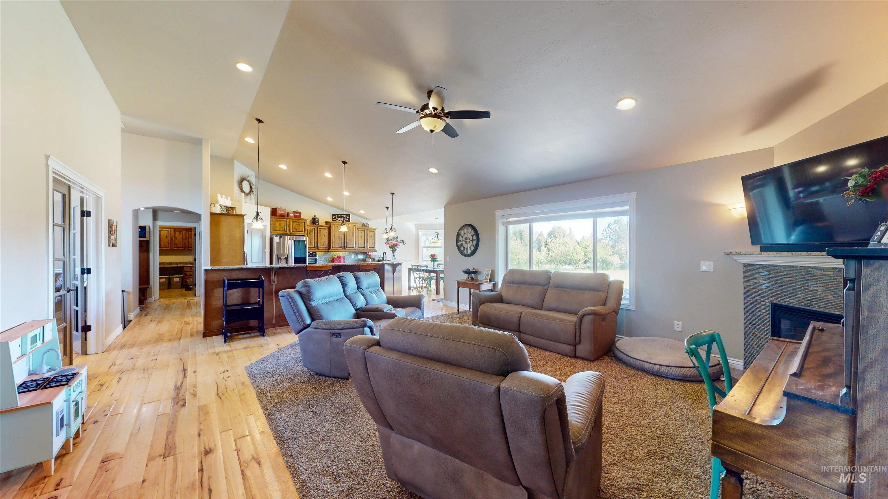 3634 E 3892 N, Kimberly, Idaho 83341, 6 Bedrooms, 4 Bathrooms, Residential For Sale, Price $925,000, 98946713